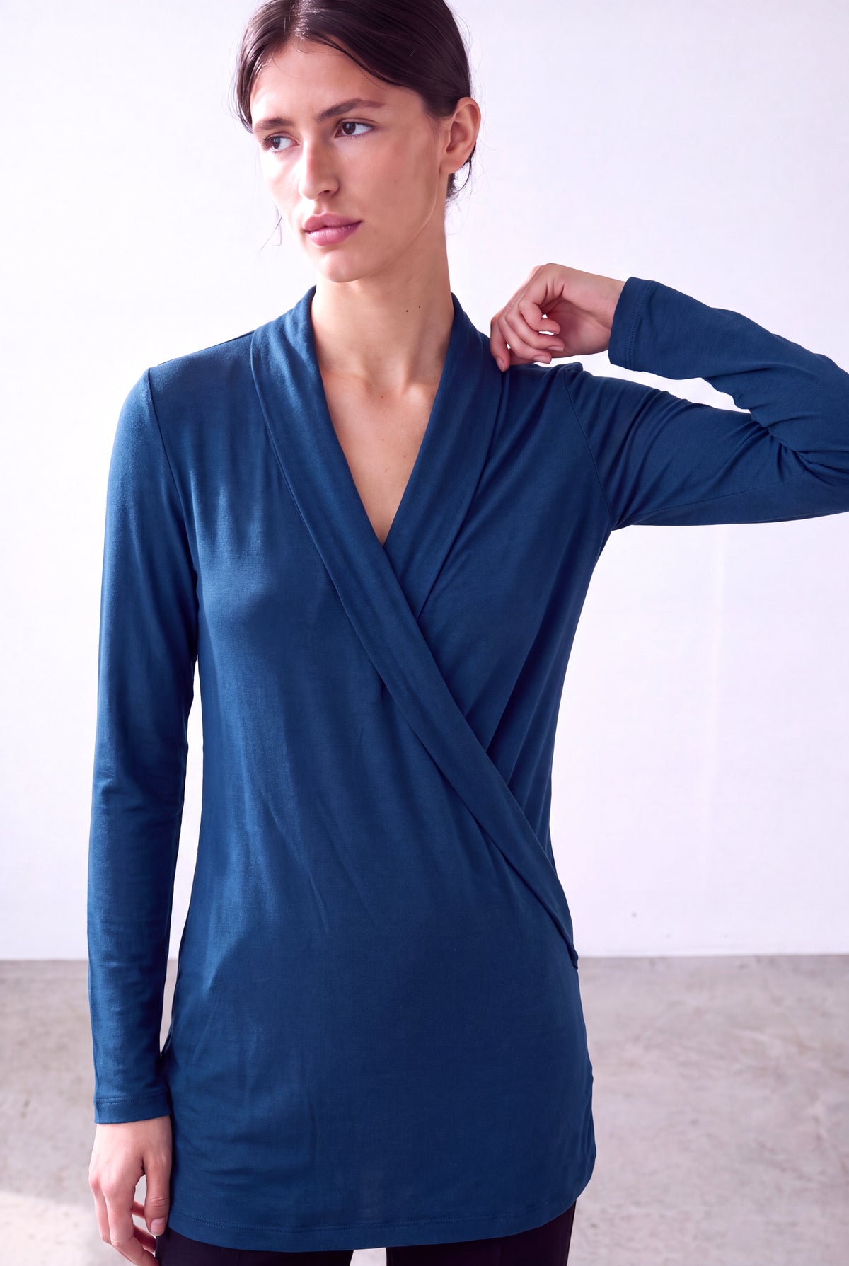 Petrol Rengi Kadın Petrol Rengi Viskon Karışımlı Kruvaze Şal Yaka Uzun Kollu Bluz JEAN - Top - Westmark London EU(TR) Store Organik Pamuklu Sürdürülebilir Moda
