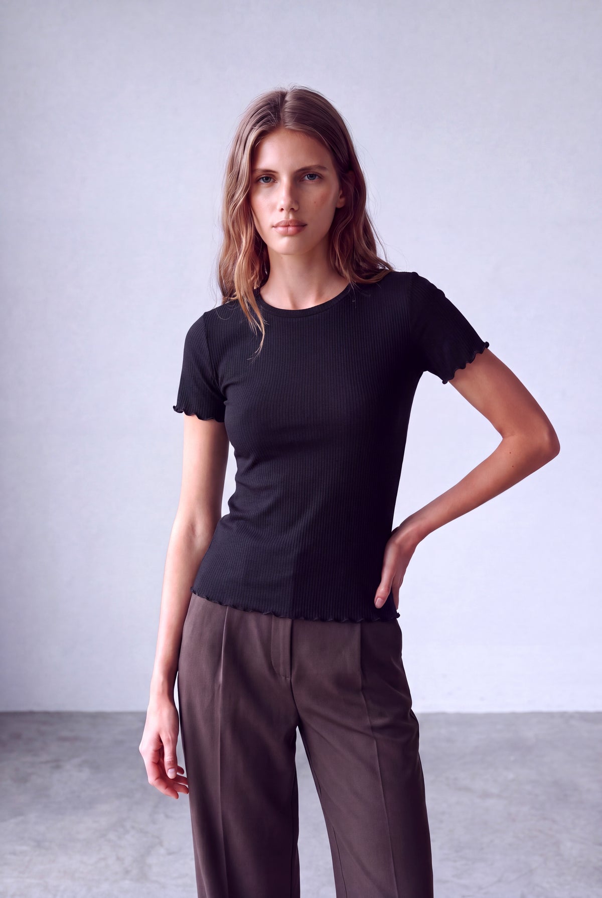 Siyah Kadın Siyah Viskonlu Kaşkorse Bisiklet Yaka Kısa Kollu Etek Ve Kol Ucu Fırfırlı Bluz SABRINA - Top - Westmark London EU(TR) Store Organik Pamuklu Sürdürülebilir Moda