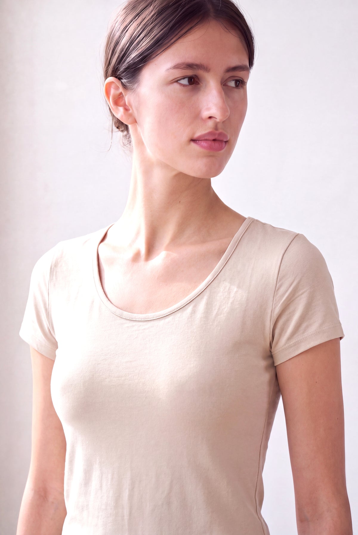 Taş Rengi Kadın Taş Rengi Pamuklu Geniş Bisiklet Yaka Kısa Kollu T-Shirt MAYA - Top - Westmark London EU(TR) Store Organik Pamuklu Sürdürülebilir Moda