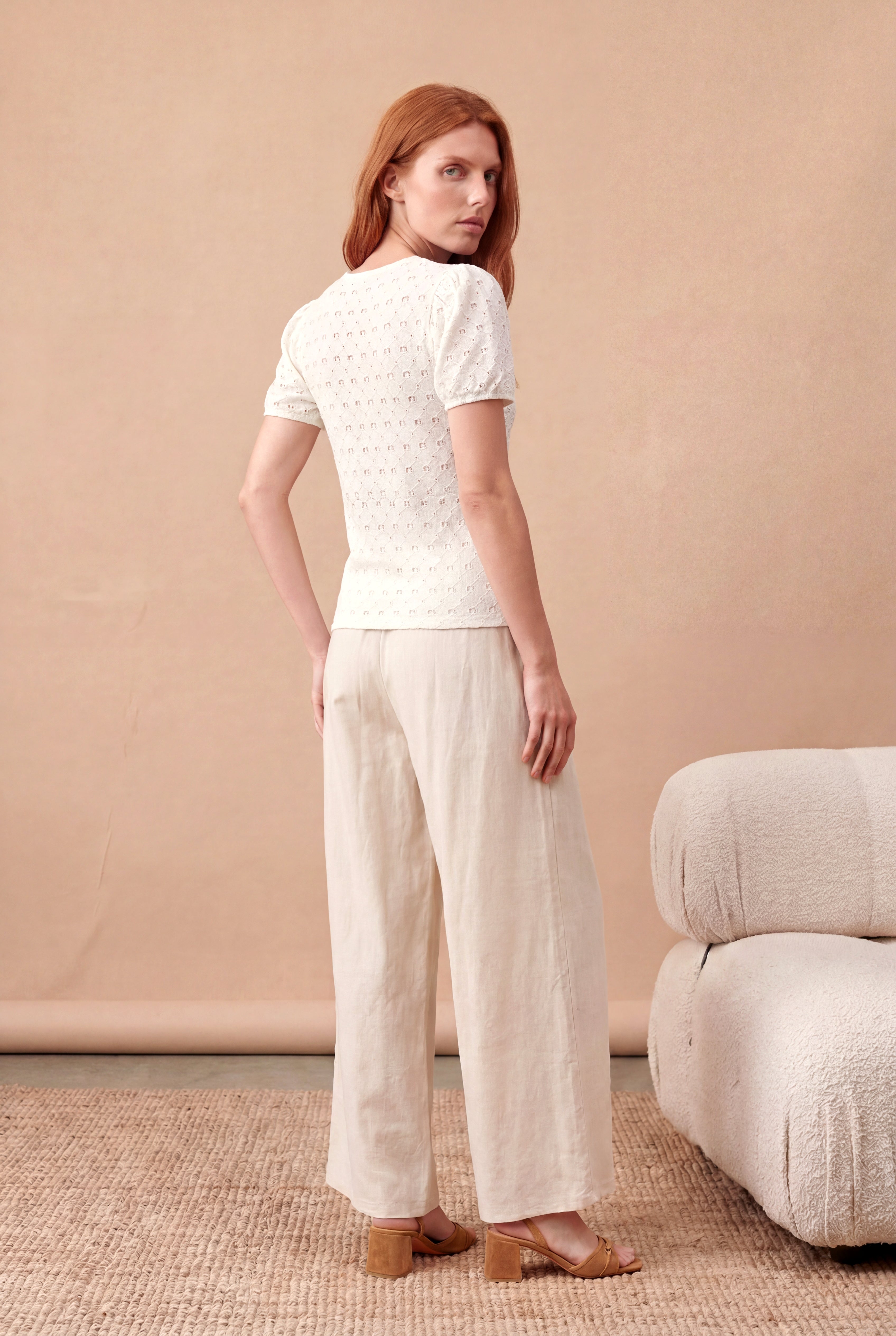 Kadın Ekru Regular Fit Bisiklet Yaka Kısa Kollu Dantel Detaylı T-Shirt ANITA