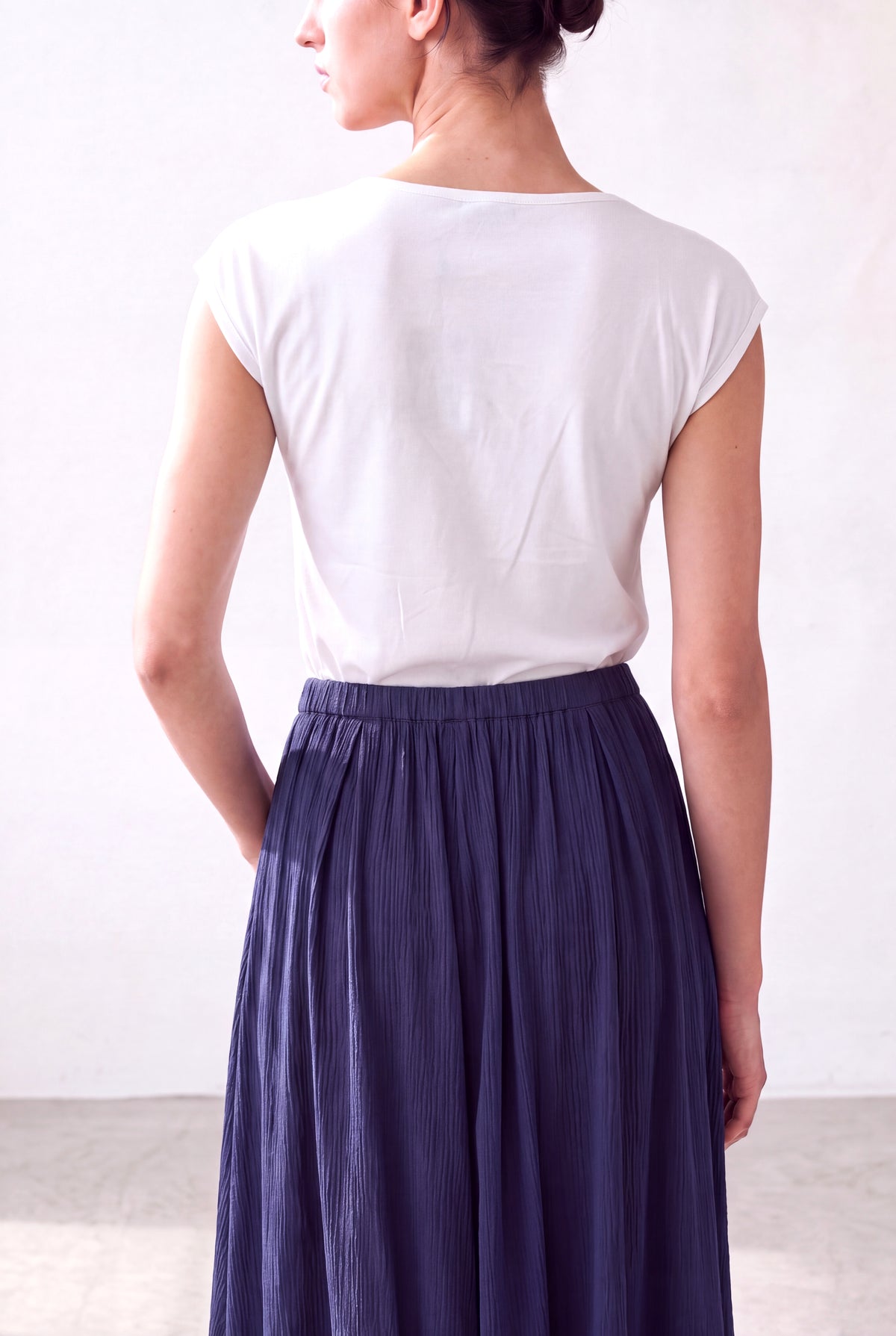 Beyaz Kadın Beyaz Modal Karışımlı V Yaka Kısa Kollu Omuz Taş Detaylı T-Shirt HONORA - Top - Westmark London EU(TR) Store Organik Pamuklu Sürdürülebilir Moda