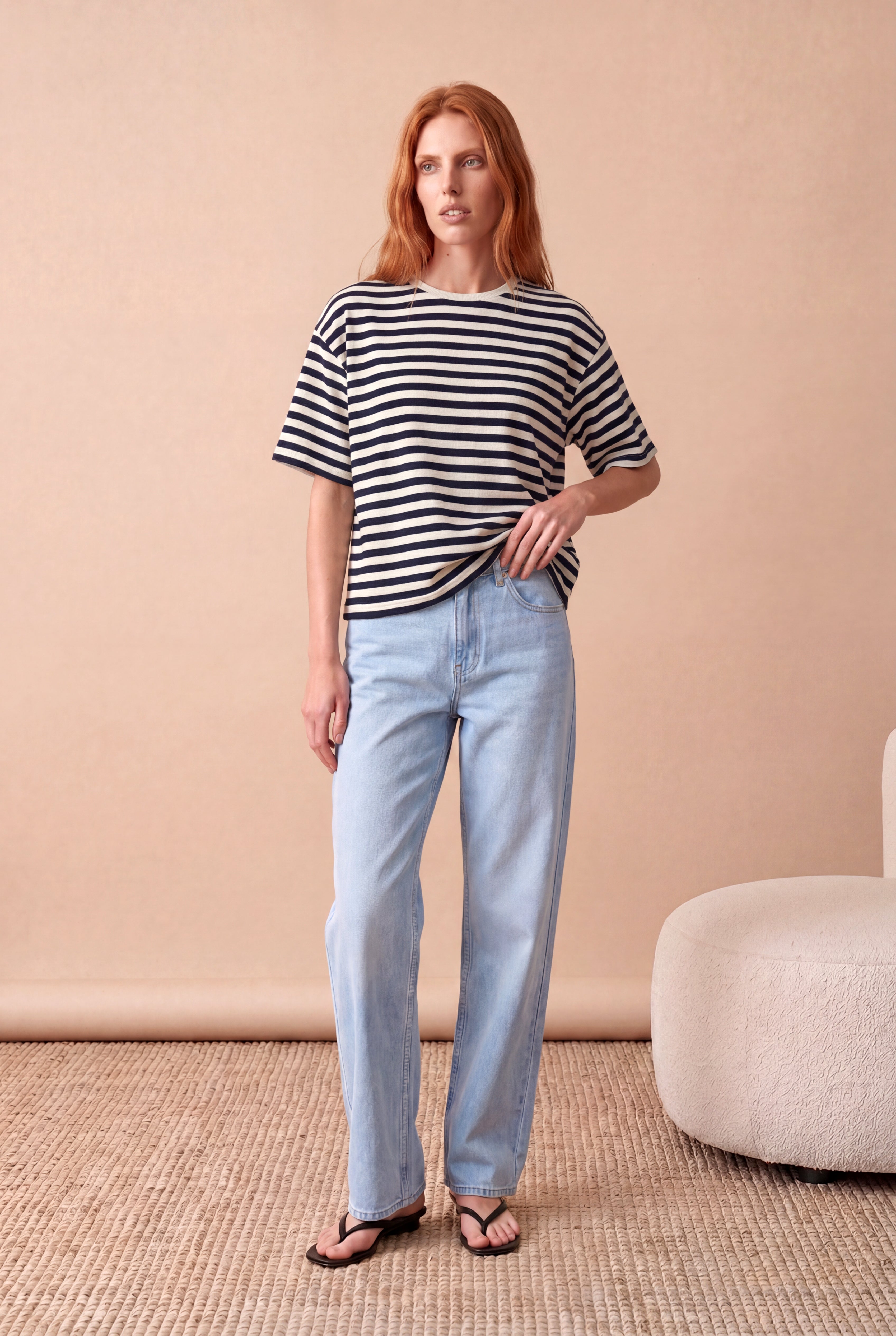 Kadın Ekru / Lacivert Çizgili %100 Pamuk Triko Görünümlü Oversize Fit Bisiklet Yaka Kısa Kollu Düşük Omuzlu T-Shirt BARBARA