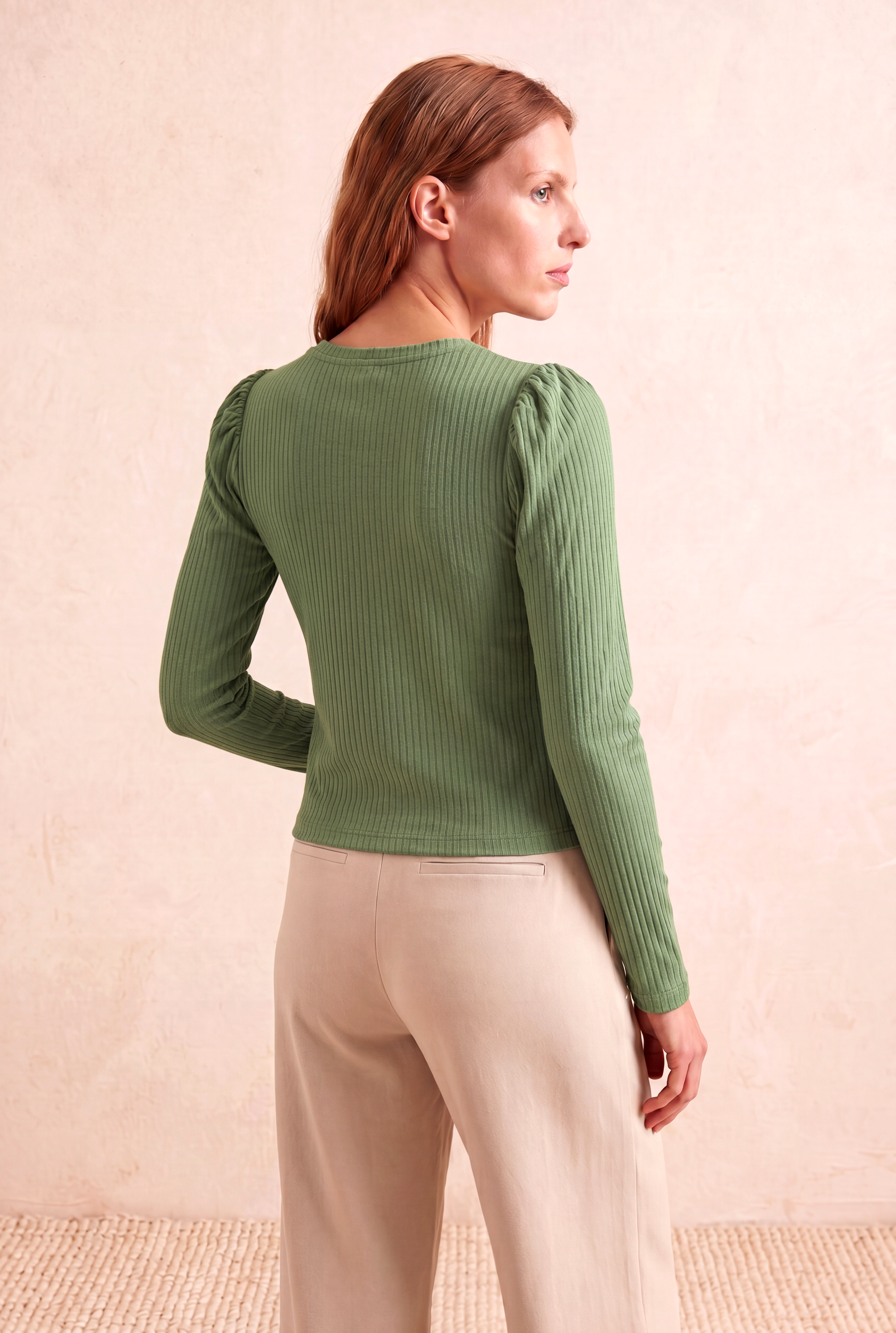 Kadın Yeşil Fitilli Kaşkorse Regular Fit V Yaka Uzun Kollu Düğmeli Crop Bluz KYARA