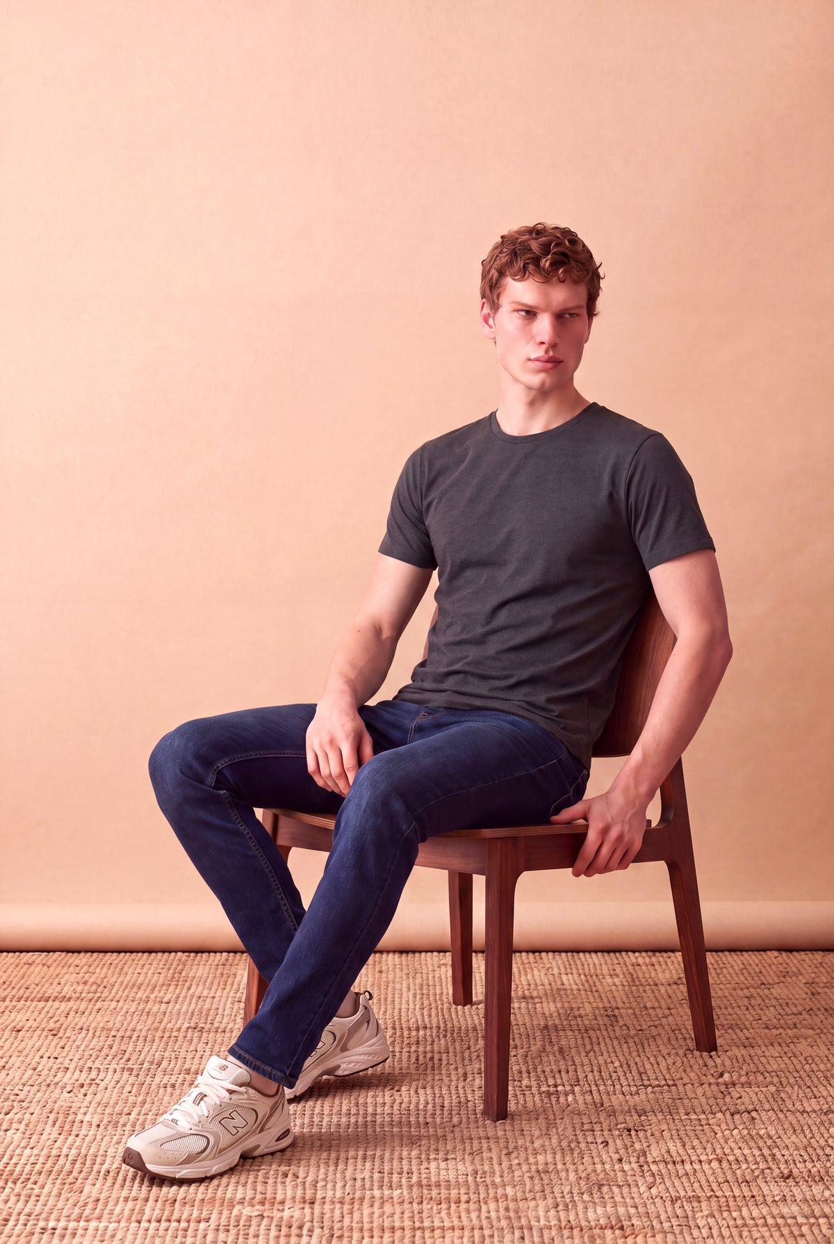Erkek Viskon Karışımlı Koyu Gri Melanj Kısa Kollu Bisiklet Yaka Basic T-Shirt OLAV