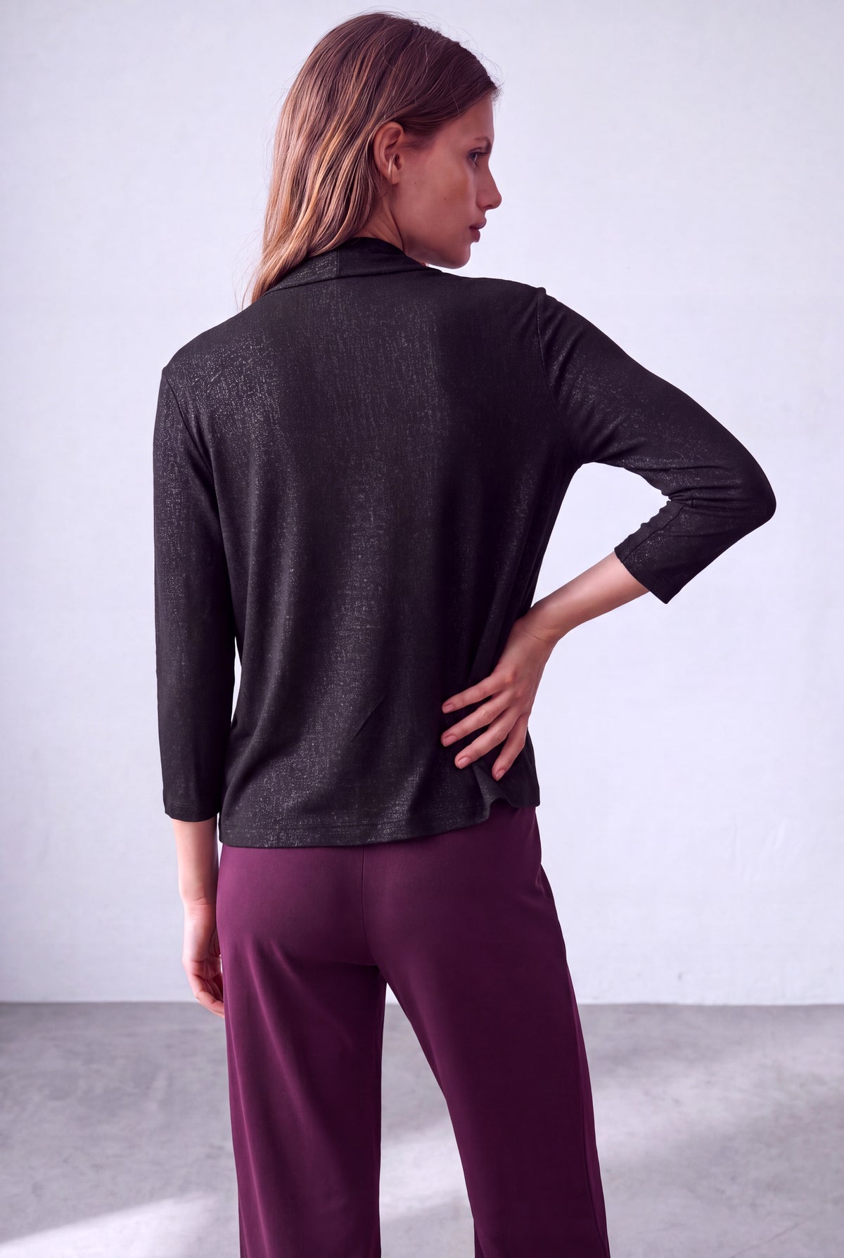Parıltılı Siyah Kadın Parıltılı Siyah Viskon V Yaka 3/4 Kol Önü Asimetrik Kesim Dökümlü Kısa Hırka STACEY - Cardigan - Westmark London EU(TR) Store Organik Pamuklu Sürdürülebilir Moda