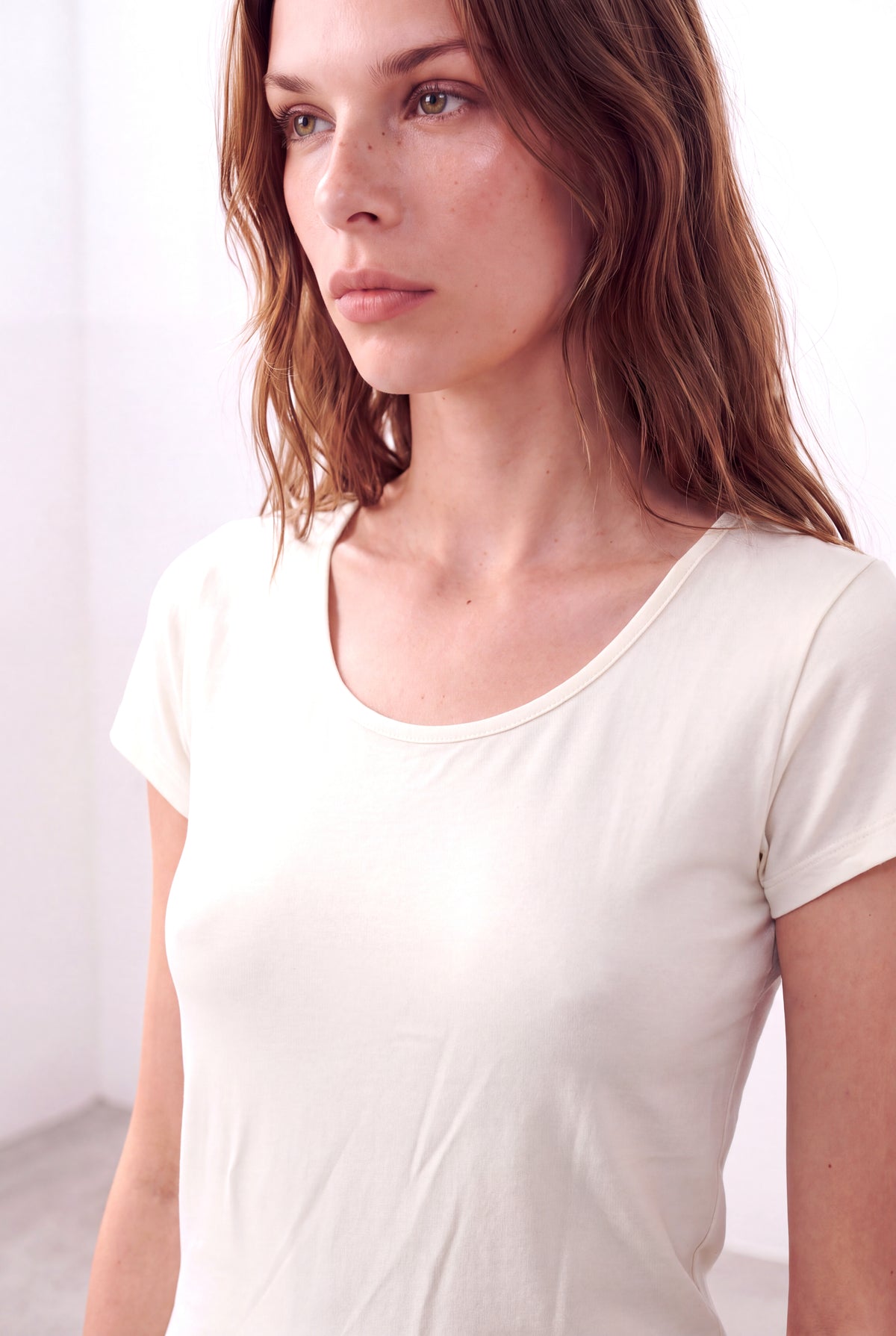 Ekru Kadın Ekru Pamuklu Geniş Bisiklet Yaka Kısa Kollu T-Shirt MAYA - Top - Westmark London EU(TR) Store Organik Pamuklu Sürdürülebilir Moda