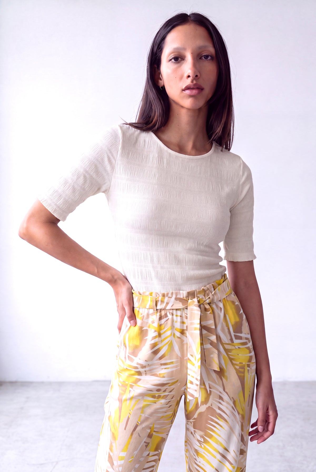 Ekru Kadın Ekru Gofre Dokulu Bisiklet Yaka 2/4 Kol Büzülü Ve Kendinden Kabartmalı Gofre Kumaş Bluz MABEL - Top - Westmark London EU(TR) Store Organik Pamuklu Sürdürülebilir Moda