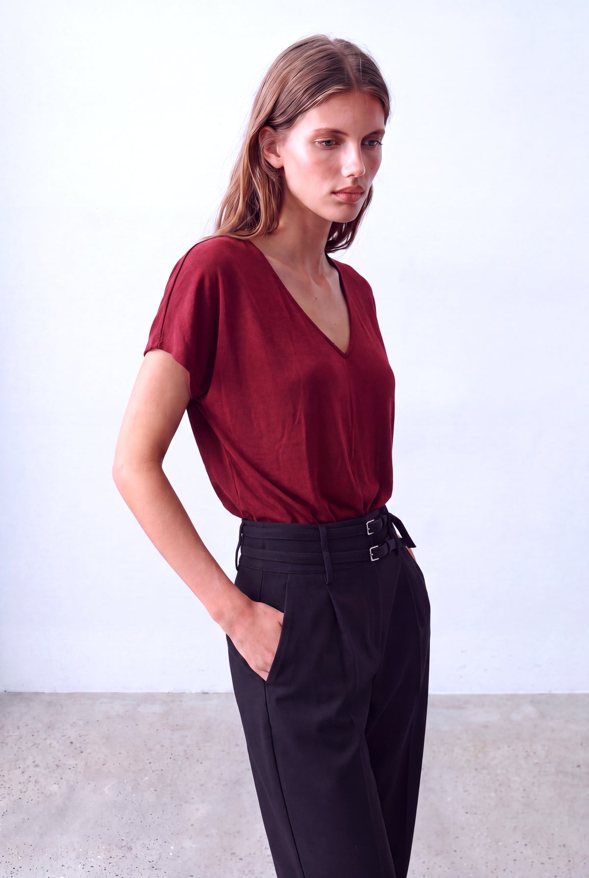 Koyu Kırmızı Kadın Koyu Kırmızı Dokulu V Yaka Kısa Kol Etek Ucu Büzgülü Bluz BETHANY - Top - Westmark London EU(TR) Store Organik Pamuklu Sürdürülebilir Moda