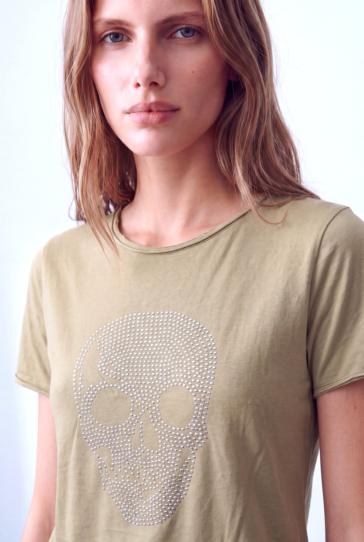 Taş Rengi Kadın Taş Rengi Pamuklu Bisiklet Yaka Kısa Kollu Kurukafa İşlemeli T-Shirt CAROL - Top - Westmark London EU(TR) Store Organik Pamuklu Sürdürülebilir Moda