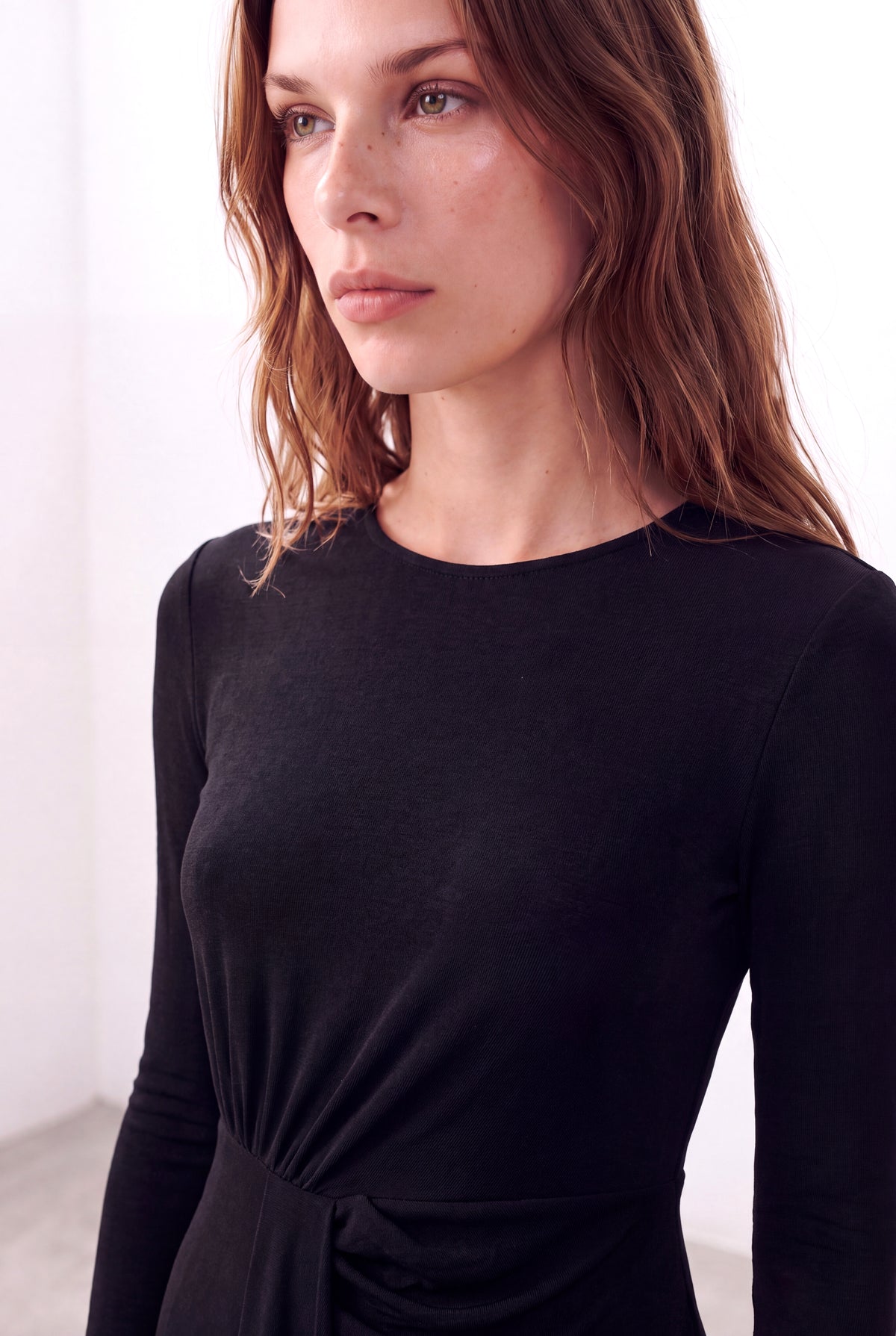 Parlak Siyah Kadın Parlak Siyah Bisiklet Yaka Uzun Kollu Önde Asimetrik Drape Detaylı Elbise JANET - Dress - Westmark London EU(TR) Store Organik Pamuklu Sürdürülebilir Moda