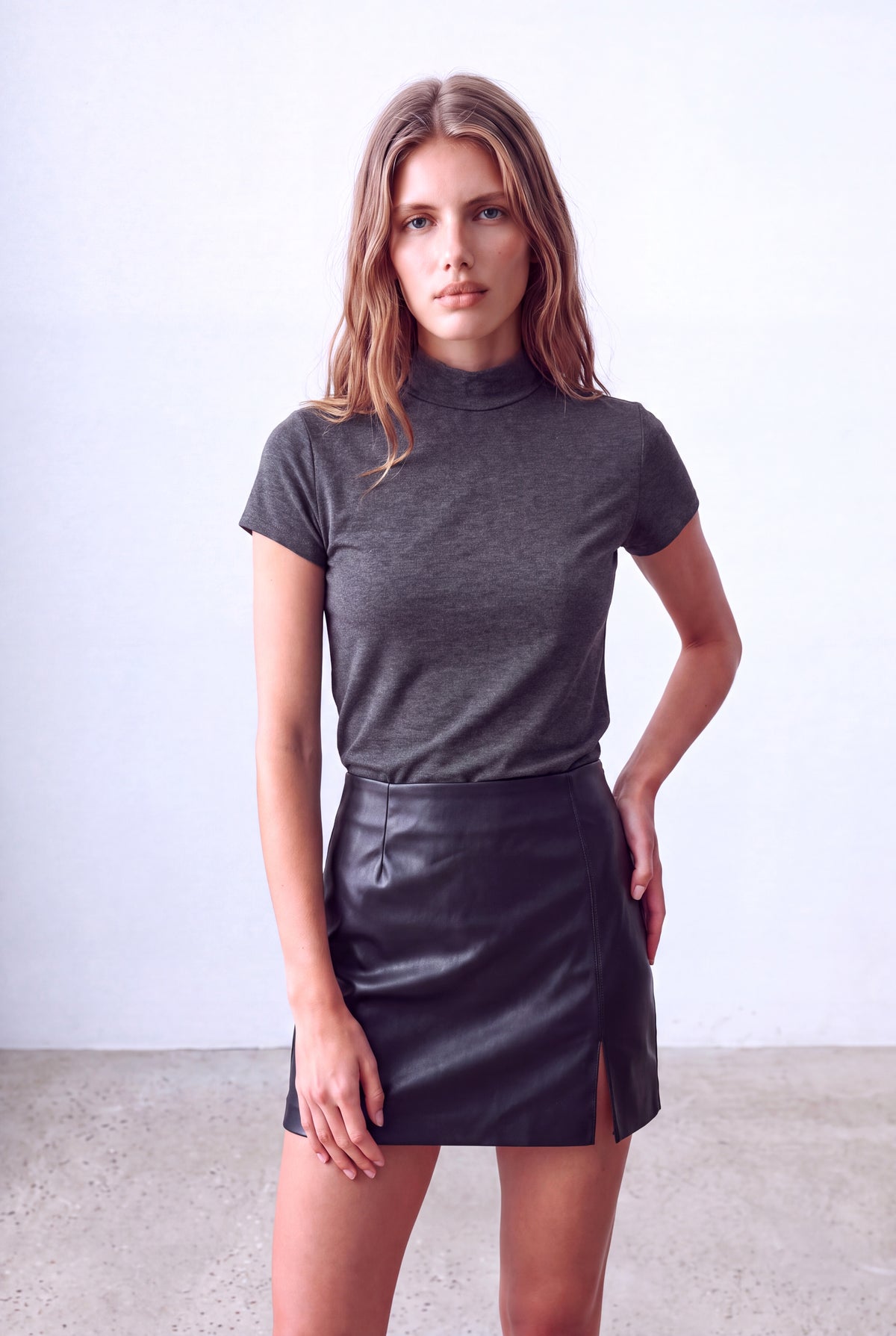 Koyu Gri Melanj Kadın Koyu Gri Melanj Viskon Karışımlı Yarım Balıkçı Yaka Kısa Kollu Duble Kol Detaylı Bluz DONNA - Top - Westmark London EU(TR) Store Organik Pamuklu Sürdürülebilir Moda