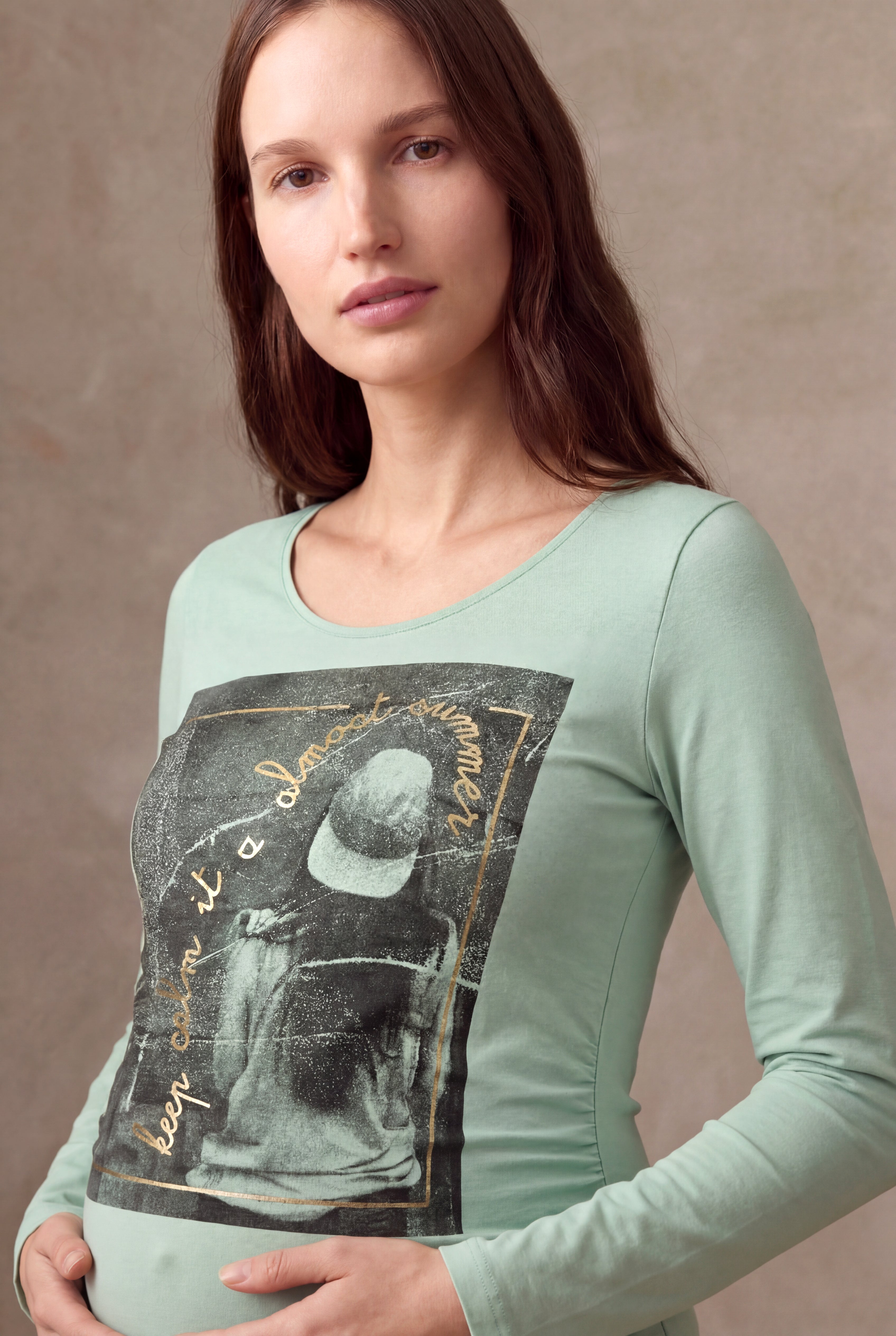 Hamile Yeşil Pamuklu Bisiklet Yaka Uzun Kollu Gold Baskı Detaylı T-Shirt FALLYN