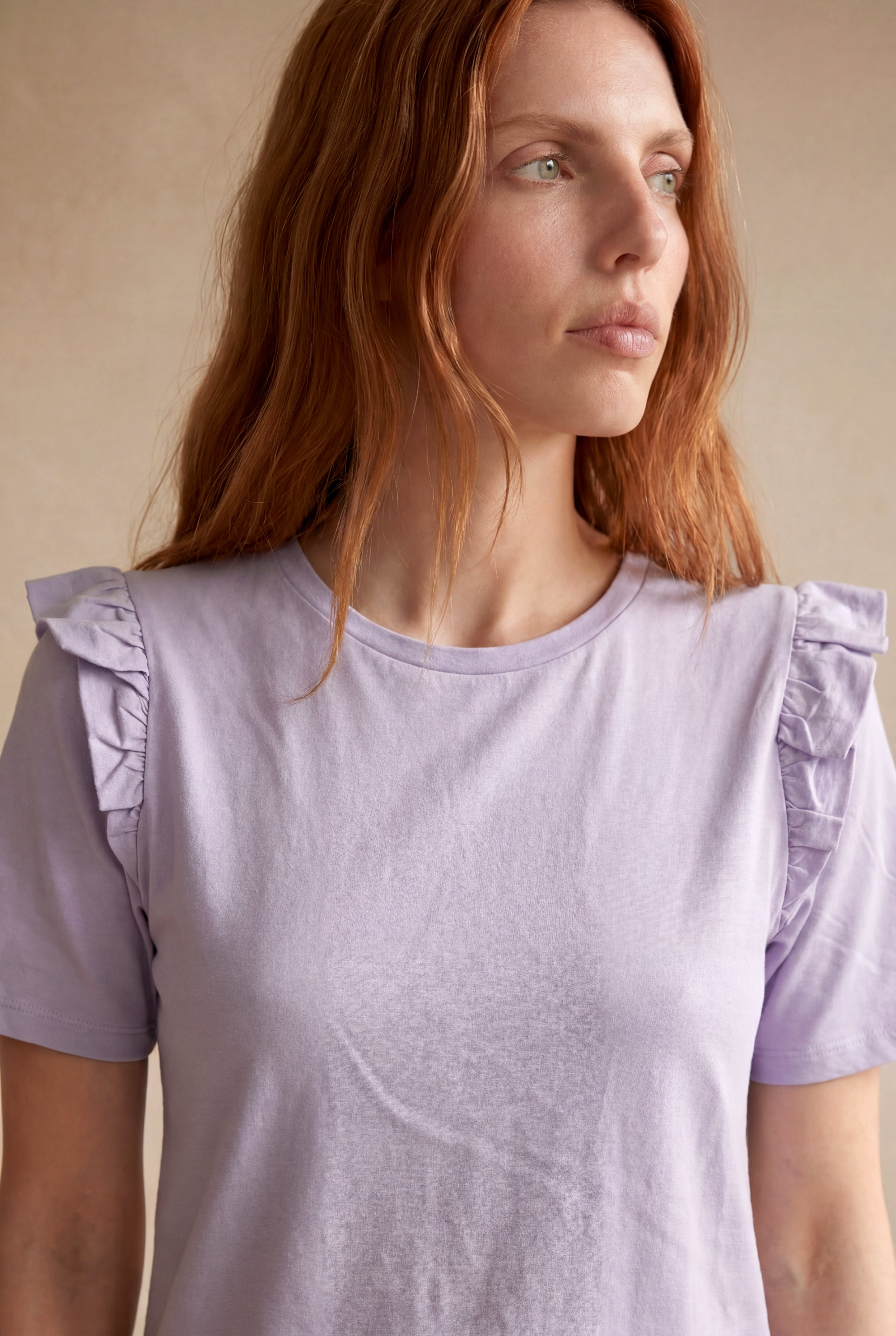 Kadın Lila %100 Pamuk Regular Fit Bisiklet Yaka Kısa Kollu Fırfır Omuz Detaylı T-Shirt TERESA