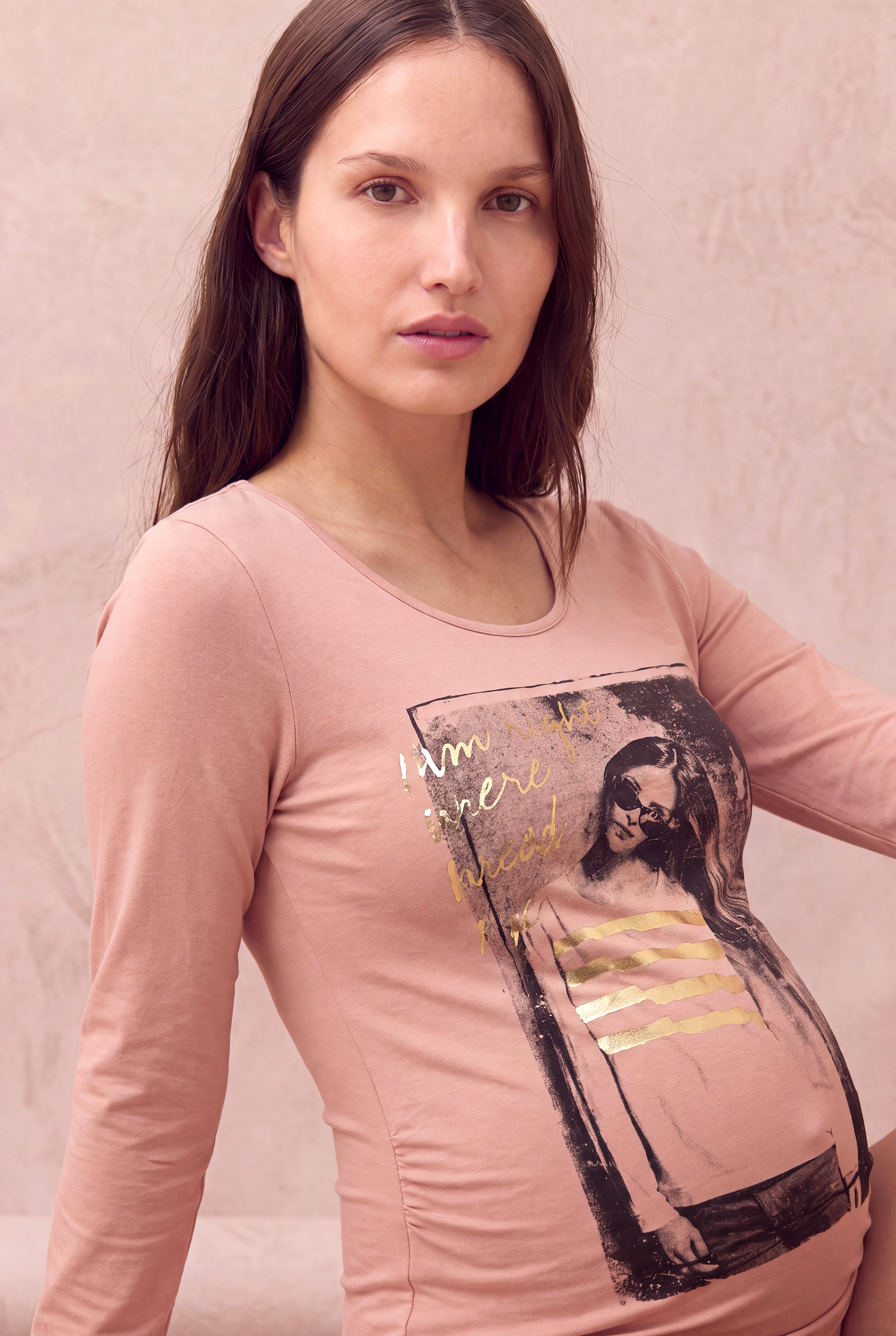 Hamile Gül Kurusu Pamuklu Bisiklet Yaka Uzun Kollu Gold Baskı Detaylı T-Shirt CHARLEE