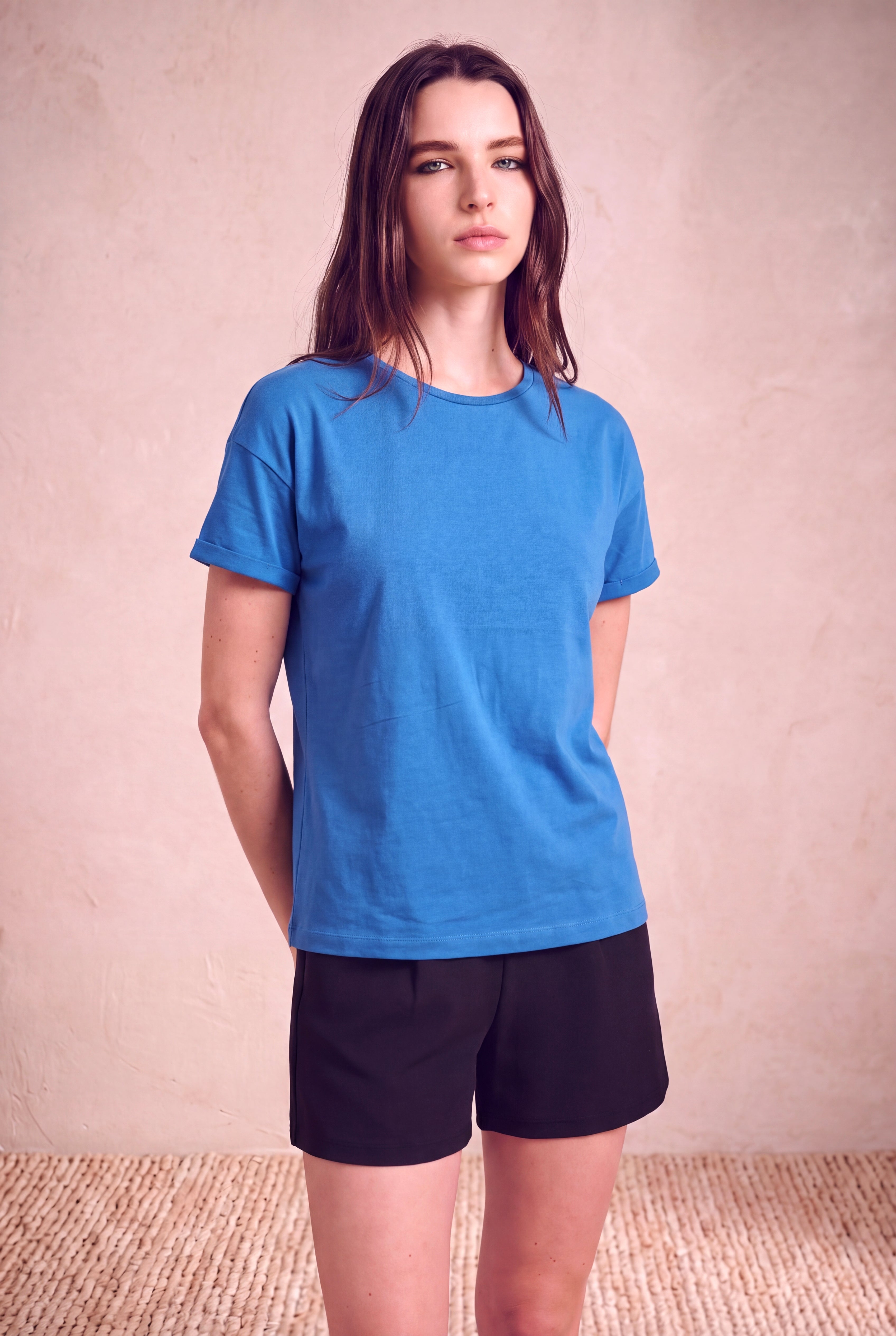 Kadın Pamuklu Canlı Mavi Katlamalı Kısa Kol Detaylı Düşük Omuz Bisiklet Yaka T-Shirt PALMA