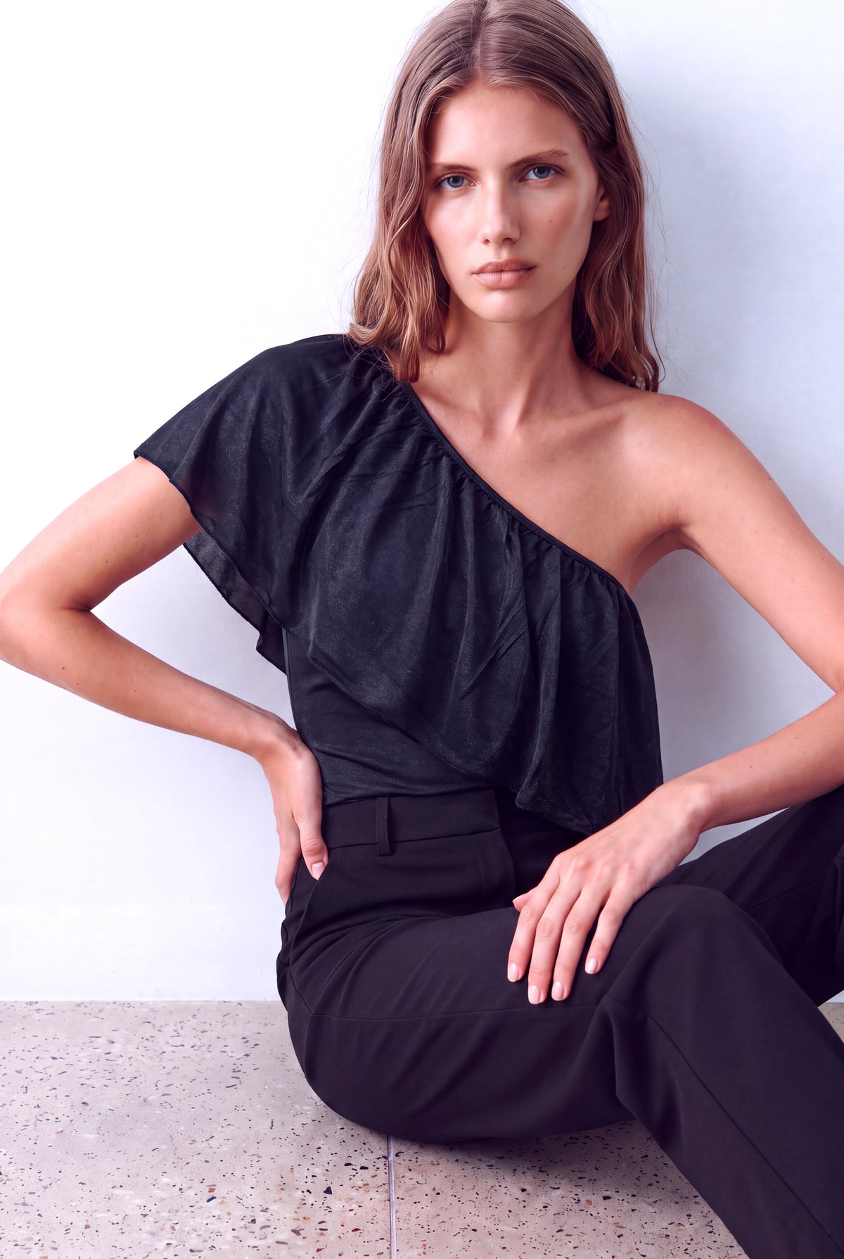 Işıltılı Lacivert Kadın Işıltılı Lacivert Viskon Asimetrik yaka Tek Omuz Volanlı Bluz HARPER - Top - Westmark London EU(TR) Store Organik Pamuklu Sürdürülebilir Moda