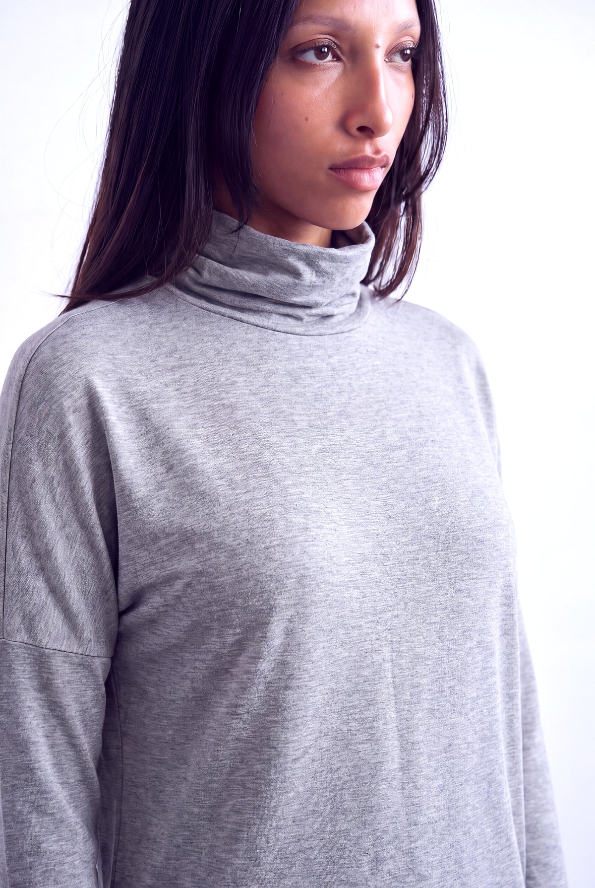 Gri Melanj Kadın Gri Melanj Viskon Karışımlı Dökümlü Balıkçı Yaka Uzun Kollu Düşük Omuzlu Bluz MOYA - Top - Westmark London EU(TR) Store Organik Pamuklu Sürdürülebilir Moda