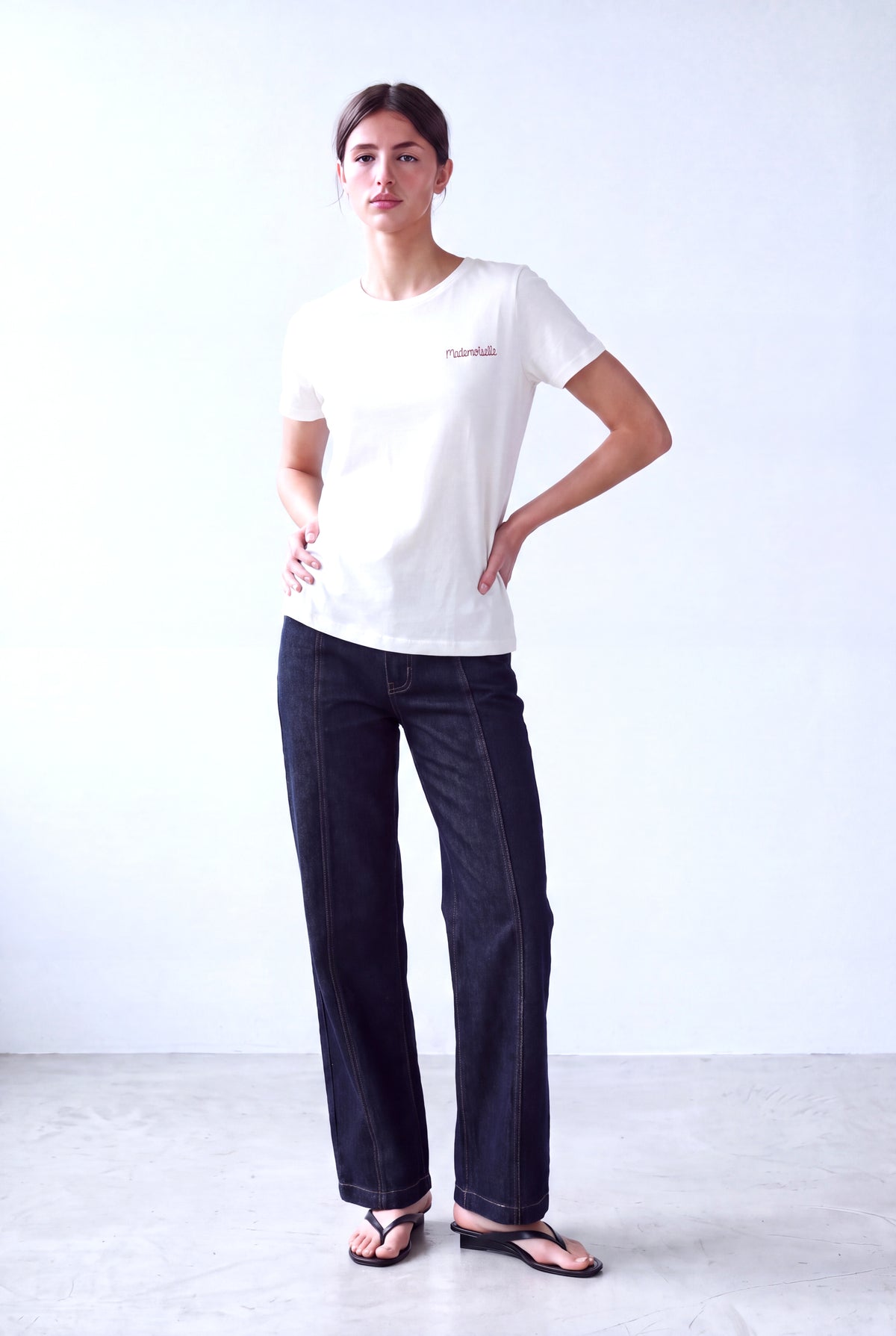 Beyaz Kadın Beyaz Pamuklu Bisiklet Yaka Kısa Kollu Nakış Detaylı Nakış Detaylı T-Shirt FIONA - Top - Westmark London EU(TR) Store Organik Pamuklu Sürdürülebilir Moda