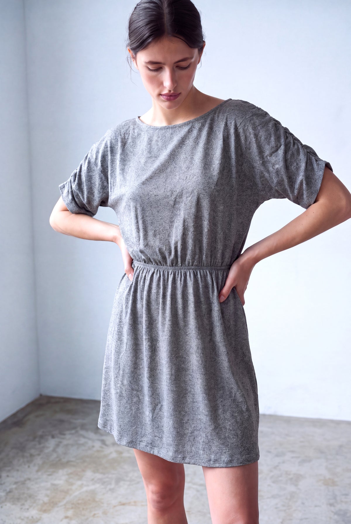 Açık Gri Melanj Kadın Açık Gri Melanj Viskon Karışımlı Kayık Yaka 2/4 Kol Arka Cut Out Kollar Üzerinde Büzgü Şerit Detaylı Bel Latikli Elbise JUNE - Dress - Westmark London EU(TR) Store Organik Pamuklu Sürdürülebilir Moda