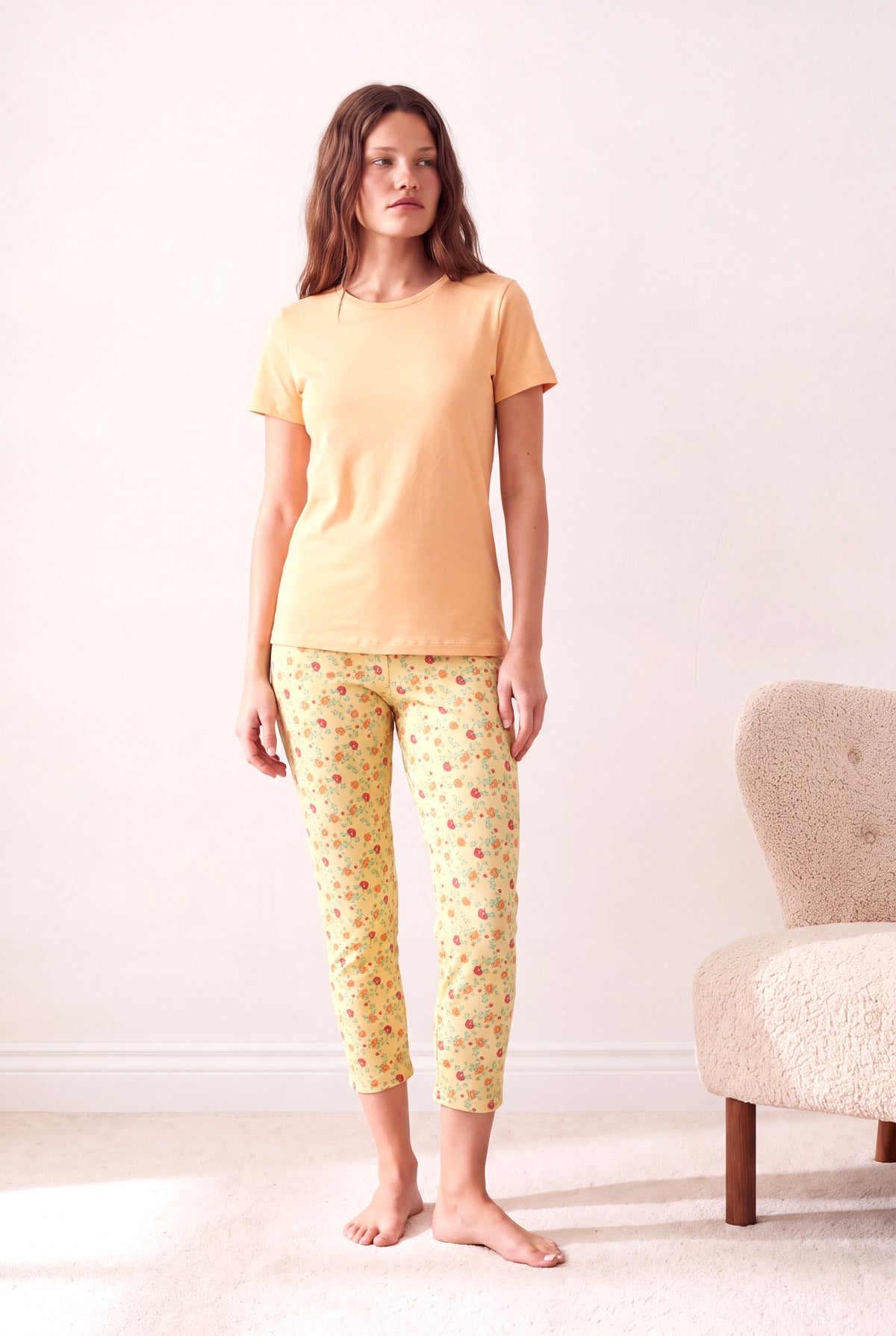 Kadın Pamuklu Turuncu Çiçek Desenli Kısa Kollu Bisiklet Yaka 3/4 Altlı Pijama Takım PJLINA