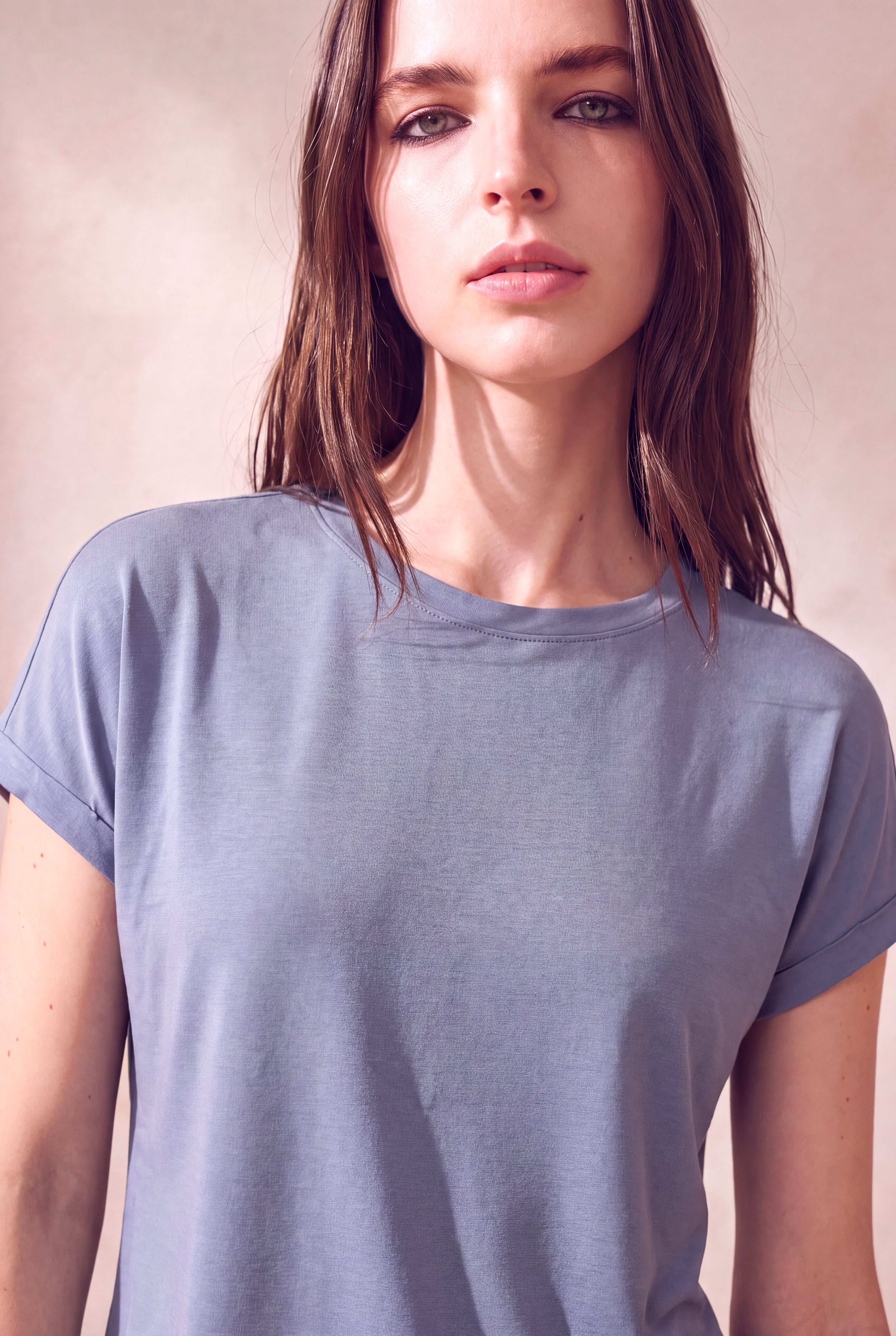Kadın %100 Modal Buz Mavisi Katlamalı Kısa Kol Bisiklet Yaka Rahat Kesim T-Shirt SILJE