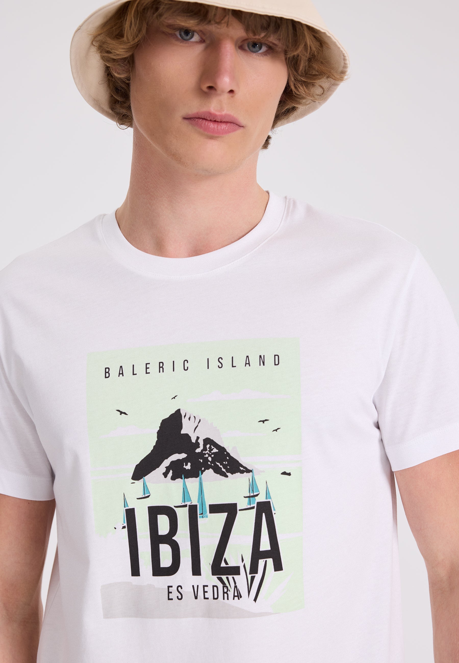 Beyaz Baskılı Bisiklet Yaka Pamuklu Regular Fit Erkek T-Shirt WMVACA IBIZA - T-Shirt - Westmark London EU(TR) Store Organik Pamuklu Sürdürülebilir Moda