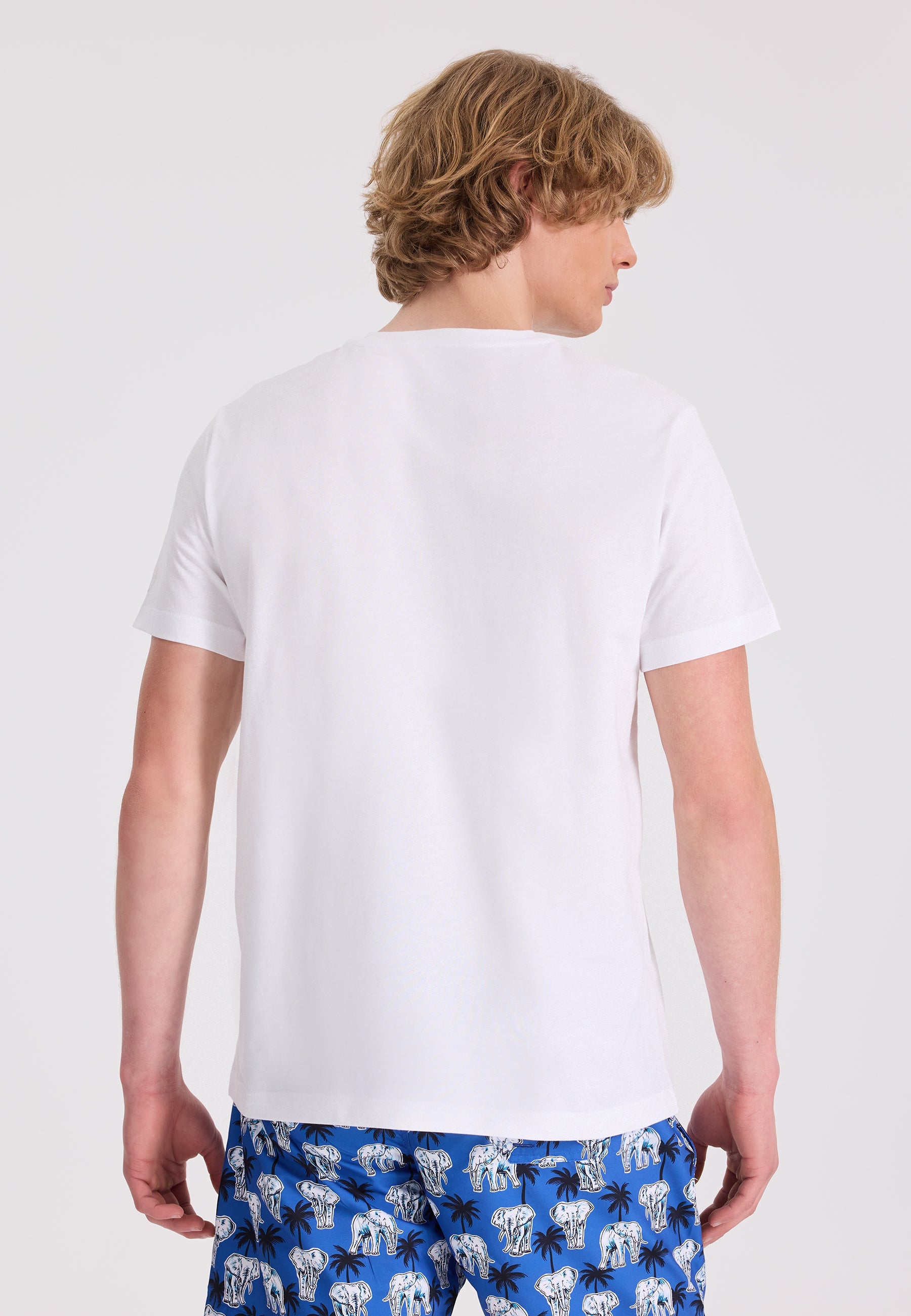 Beyaz Baskılı Bisiklet Yaka Pamuklu Regular Fit Erkek T-Shirt WMCHEST ELEPHANT - T-Shirt - Westmark London EU(TR) Store Organik Pamuklu Sürdürülebilir Moda