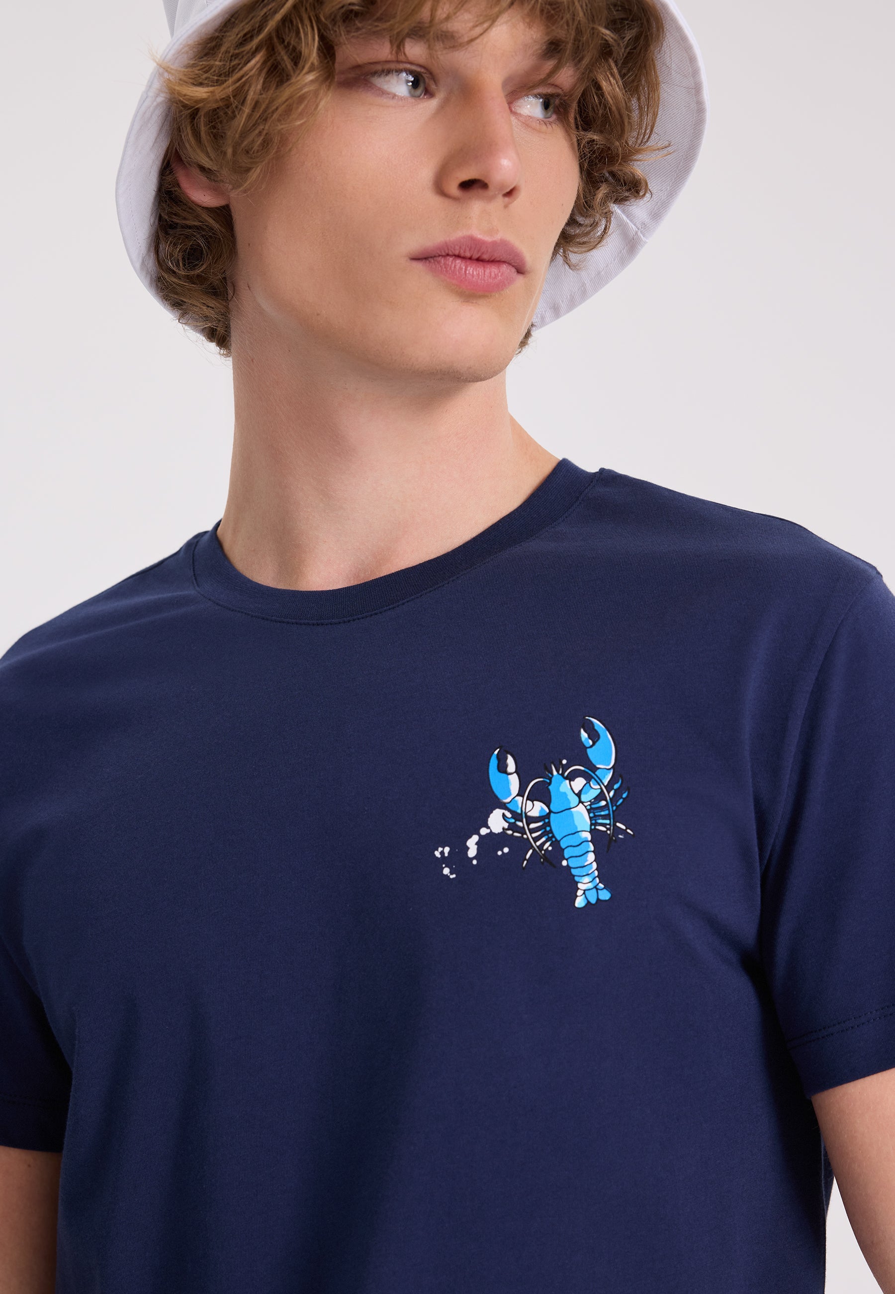 Lacivert Baskılı Bisiklet Yaka Pamuklu Regular Fit Erkek T-Shirt WMCHEST LOBSTER - T-Shirt - Westmark London EU(TR) Store Organik Pamuklu Sürdürülebilir Moda