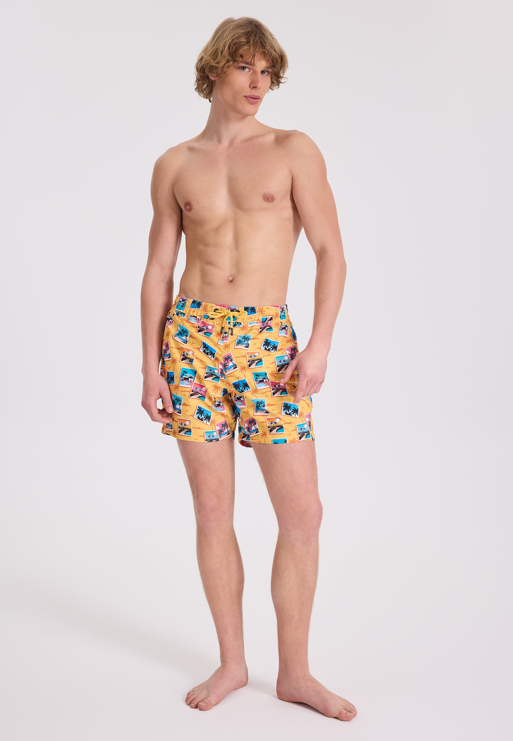 Sarı Kartpostal Baskılı Regular Fit Erkek Deniz Şortu WMICON - Swim Shorts - Westmark London EU(TR) Store Organik Pamuklu Sürdürülebilir Moda