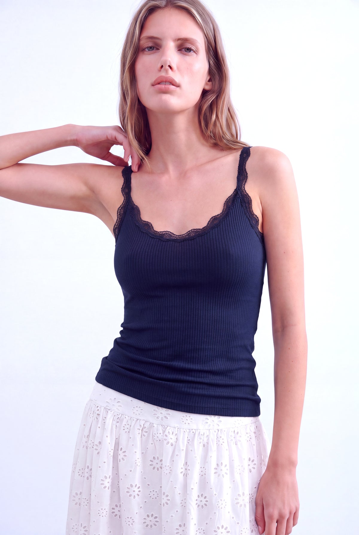 Lacivert Kadın Lacivert Viskon Ribana Askılı Kolsuz Yakası Dantel Detaylı T-Shirt MABEL - Top - Westmark London EU(TR) Store Organik Pamuklu Sürdürülebilir Moda
