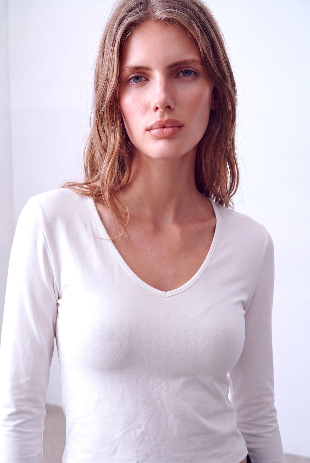 Beyaz Kadın Beyaz Pamuklu V Yaka Uzun Kollu Büküm Detaylı Sırt Dekolteli Crop Bluz LEXI - Top - Westmark London EU(TR) Store Organik Pamuklu Sürdürülebilir Moda