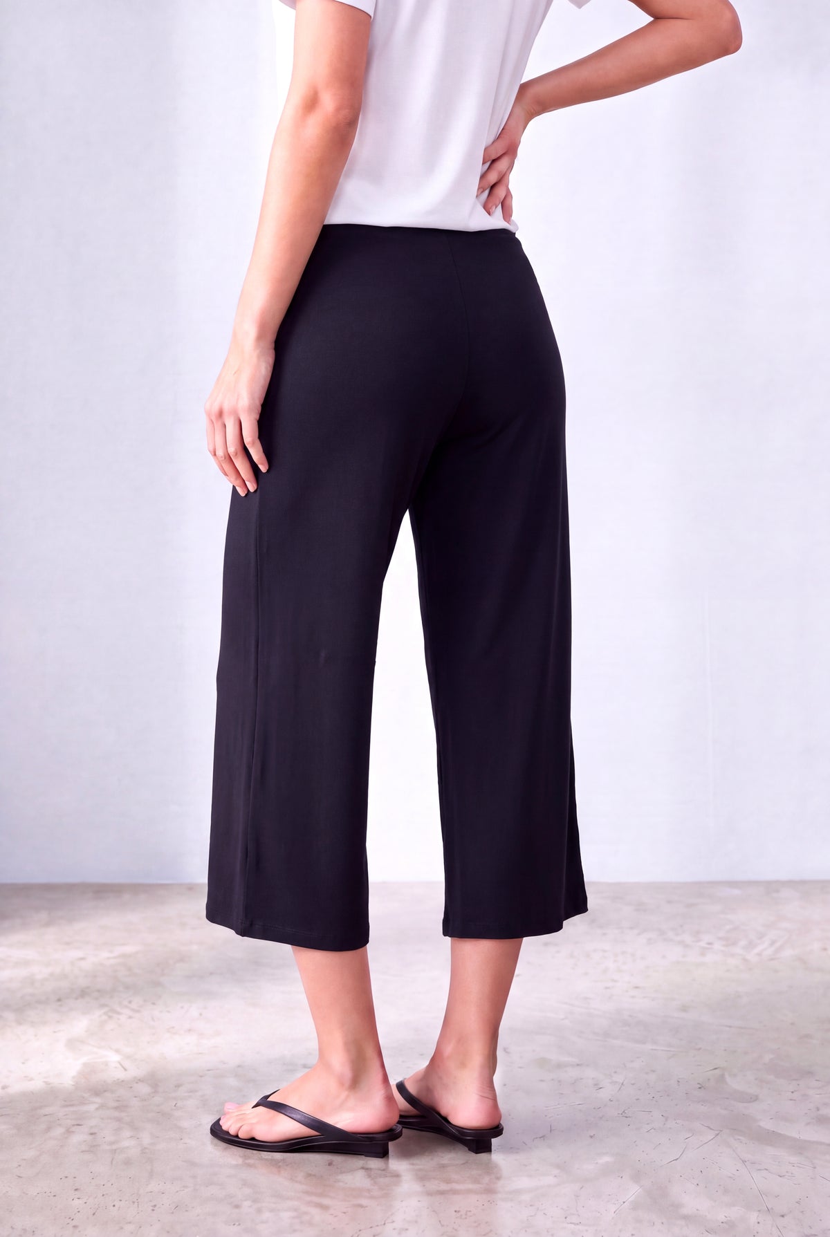 Lacivert Kadın Lacivert Viskon Dökümlü Cepili Bol Paça Pantolon MYA - Pants - Westmark London EU(TR) Store Organik Pamuklu Sürdürülebilir Moda