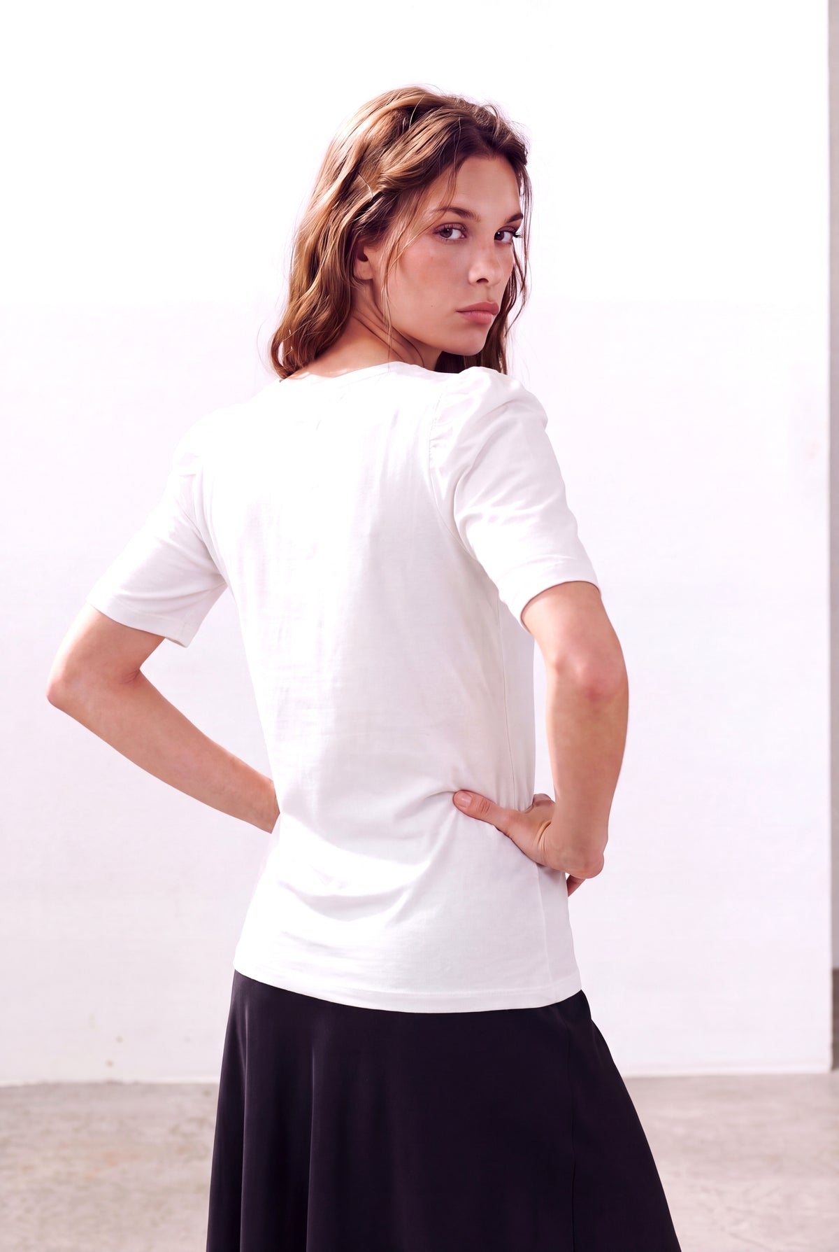 Beyaz Kadın Beyaz Modal / Pamuk Karışımlı Bisiklet Yaka Kısa Balon Kollu T-Shirt AOIFE - Top - Westmark London EU(TR) Store Organik Pamuklu Sürdürülebilir Moda