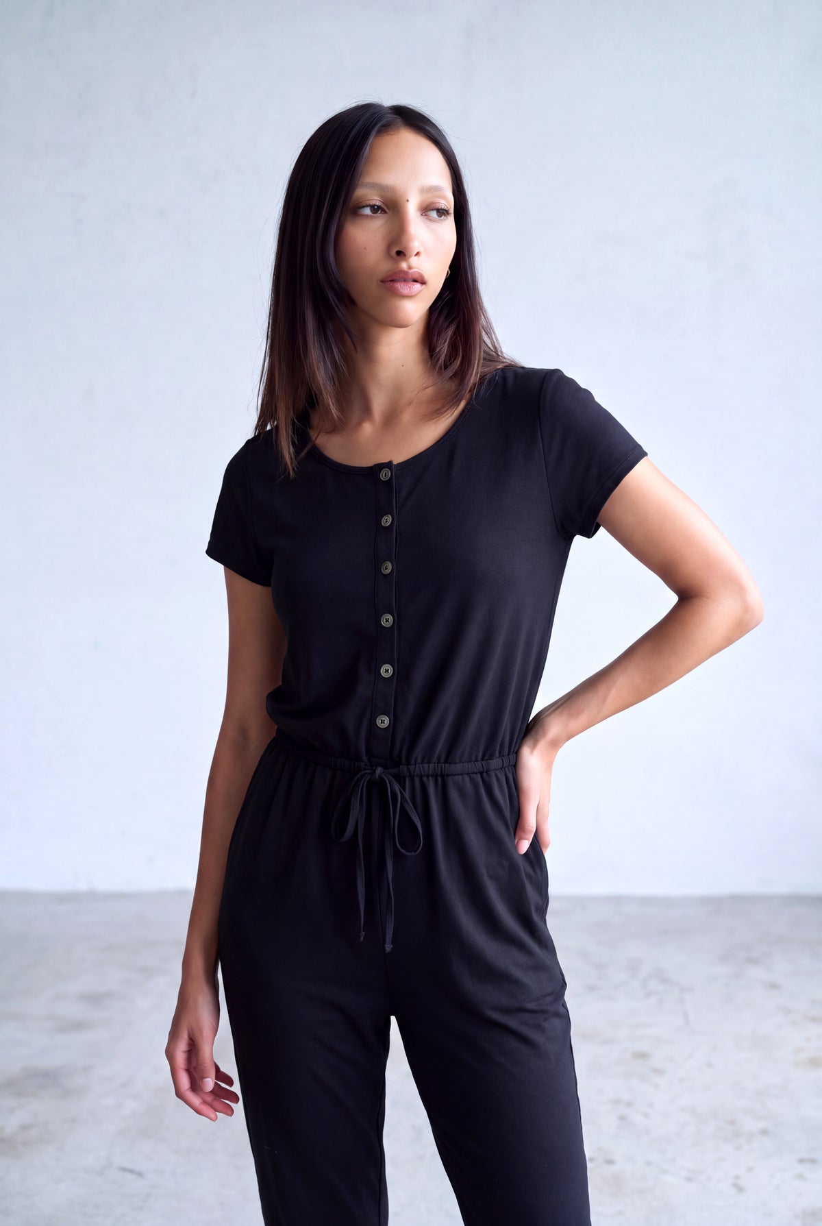 Siyah Kadın Siyah Pamuklu Bisiklet Yaka Kısa Kollu Beli Bağcıklı Düğmeli Tulum BRIGID - Jumpsuit - Westmark London EU(TR) Store Organik Pamuklu Sürdürülebilir Moda