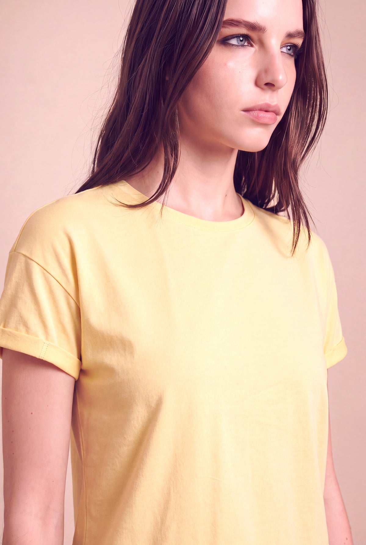 Kadın Pamuklu Sarı Katlamalı Kısa Kol Detaylı Düşük Omuz Bisiklet Yaka T-Shirt PALMA