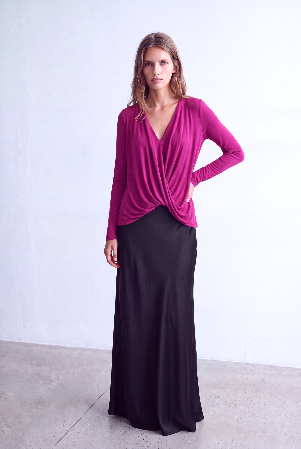 Fuşya Kadın Fuşya Viskon Karışımlı V Yaka Uzun Kollu Önü Dökümlü Büzgülü Bluz HARLOW - Top - Westmark London EU(TR) Store Organik Pamuklu Sürdürülebilir Moda