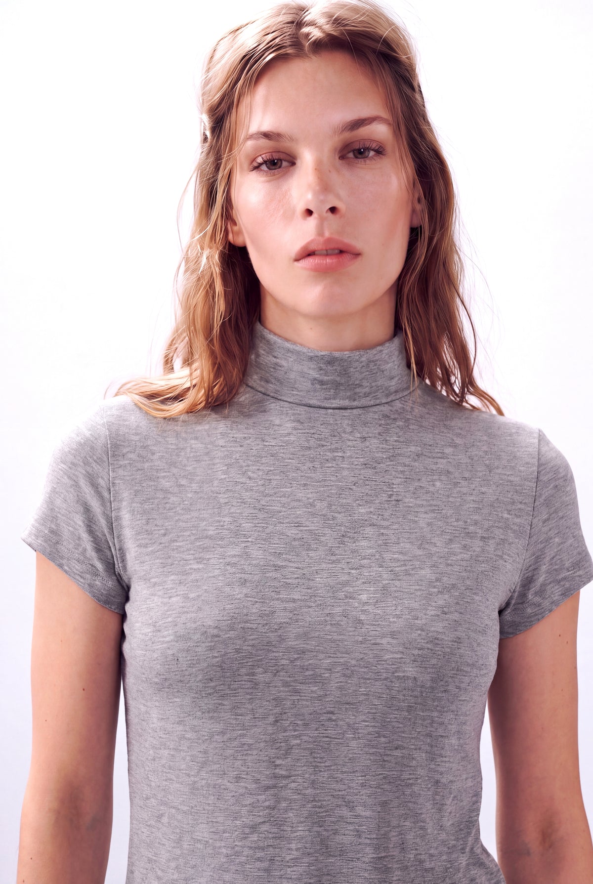 Açık Gri Melanj Kadın Açık Gri Melanj Viskon Karışımlı Yarım Balıkçı Yaka Kısa Kollu Duble Kol Detaylı Bluz DONNA - Top - Westmark London EU(TR) Store Organik Pamuklu Sürdürülebilir Moda