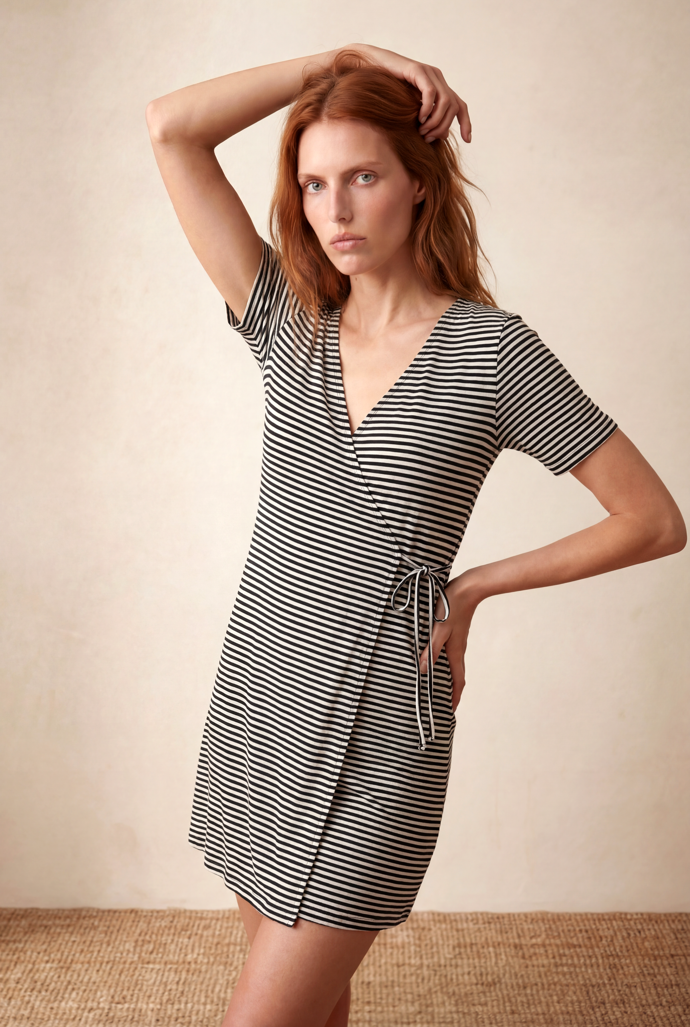 Kadın Regular Fit V-Yaka Kısa Kollu Siyah, Beyaz Çizgili Viskon Karışımlı Mini Elbise KELLY - Dress - Westmark London EU(TR) Store Organik Pamuklu Sürdürülebilir Moda