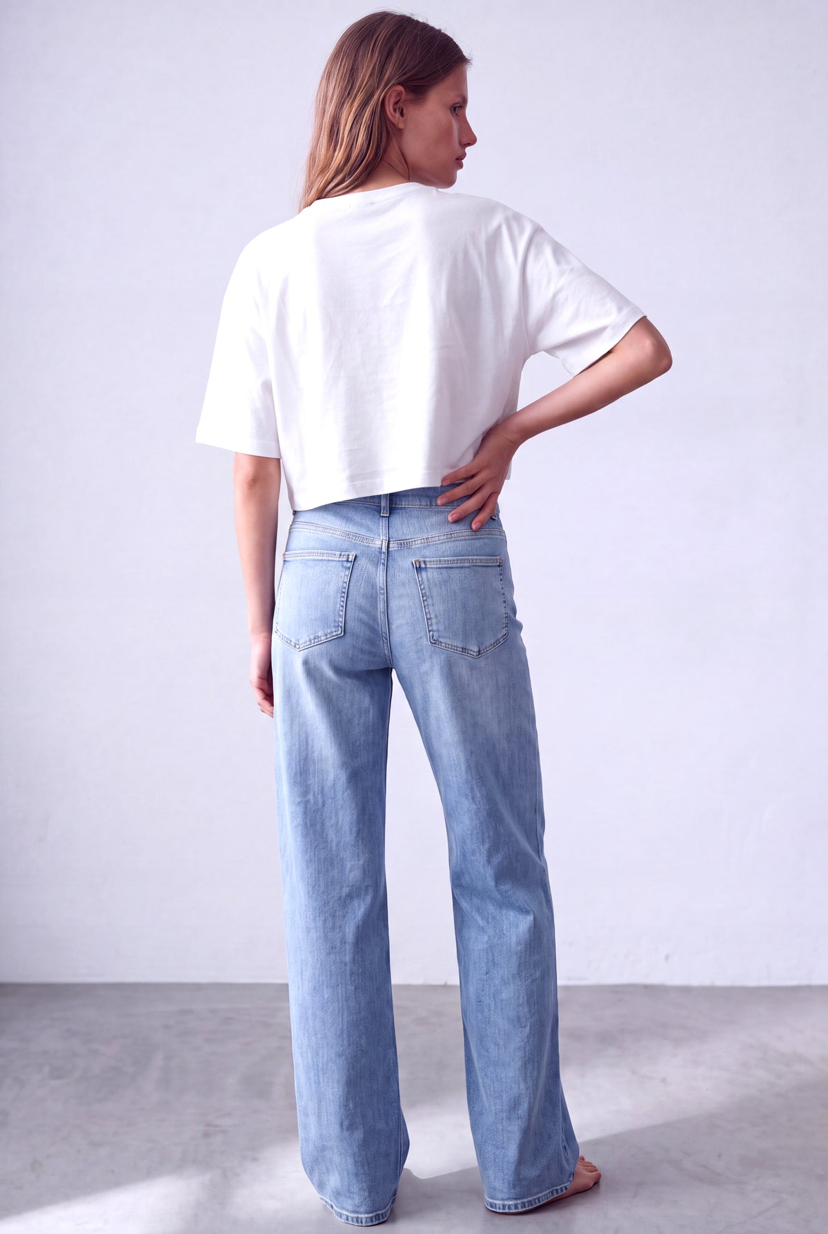 Beyaz Kadın Beyaz %100 Pamuk İnterlok Bisiklet Yaka 2/4 Kol Düşük Omuzlu Baskılı Crop T-Shirt IONA - Top - Westmark London EU(TR) Store Organik Pamuklu Sürdürülebilir Moda