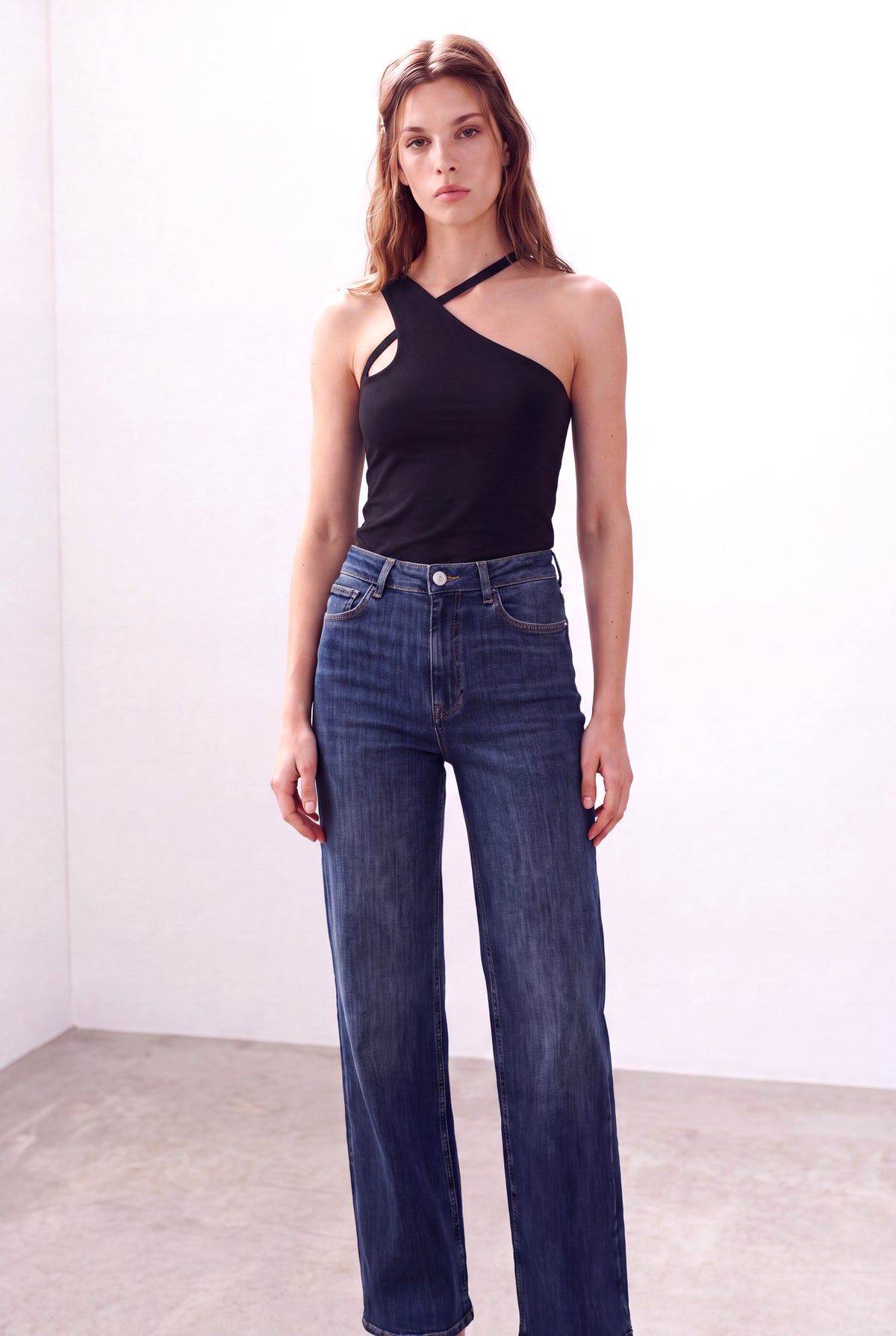 Siyah Kadın Siyah Modal / Pamuk Karışımlı Asimetrik yaka Kolsuz Tek Omuz Çapraz Askı Detaylı T-Shirt PAULINE - Top - Westmark London EU(TR) Store Organik Pamuklu Sürdürülebilir Moda