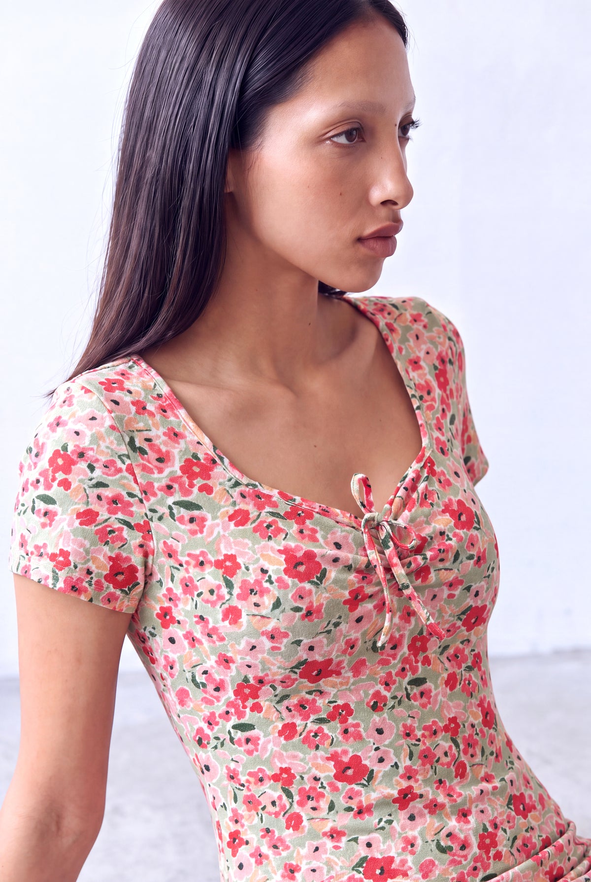 Kırmızı Çiçek Desenli Kadın Kırmızı Çiçek Desenli Krinkle Kumaş Kare Yaka Kısa Kollu göğüs büzgülü Elbise CARLY - Dress - Westmark London EU(TR) Store Organik Pamuklu Sürdürülebilir Moda