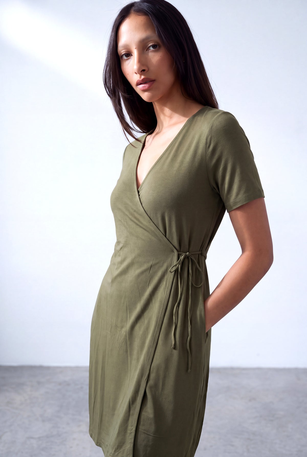 Koyu Yeşil Kadın Koyu Yeşil Viskon V Yaka Kısa Kollu Yandan Bağlamalı Elbise KYRA - Dress - Westmark London EU(TR) Store Organik Pamuklu Sürdürülebilir Moda