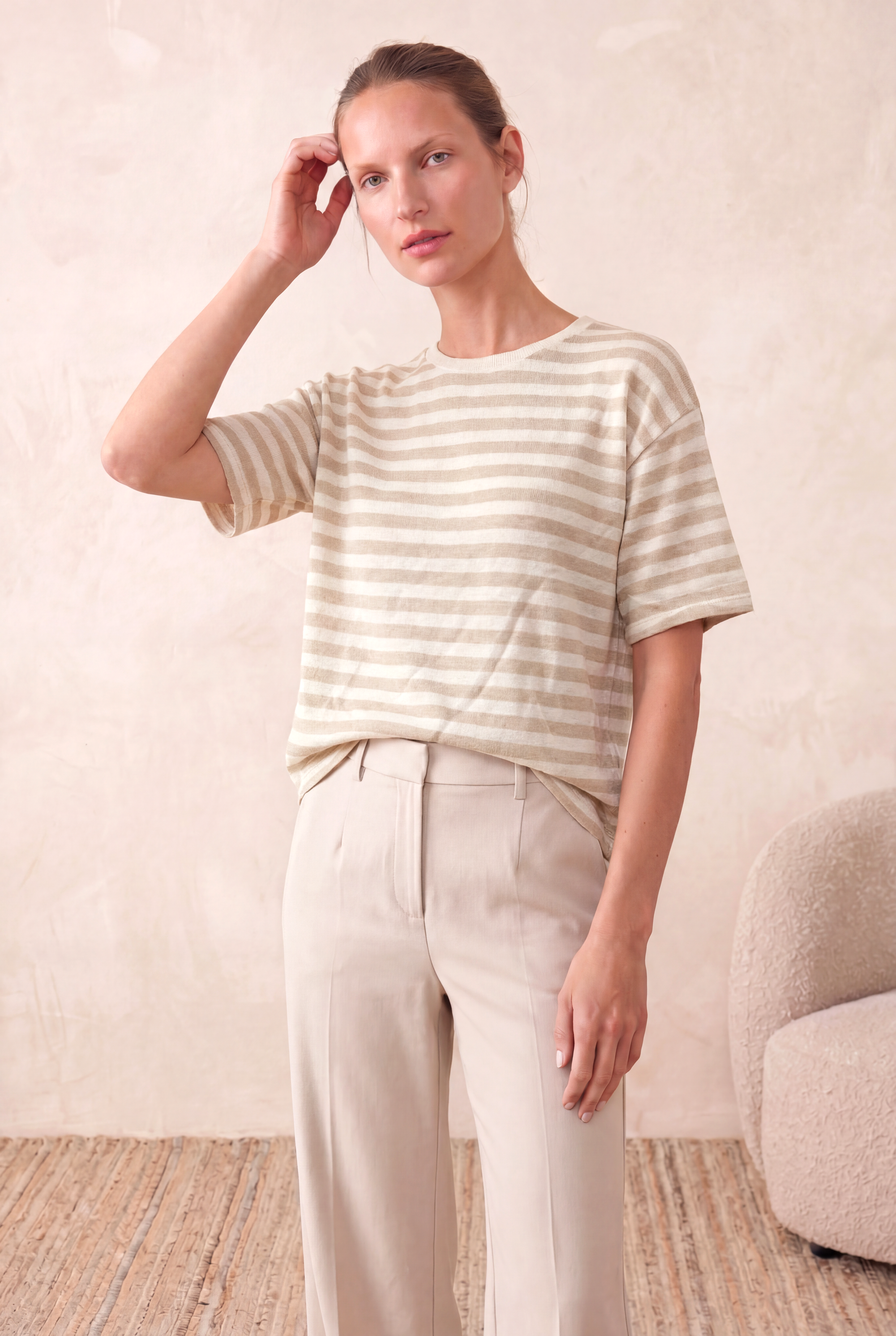 Kadın Ekru / Bej Çizgili %100 Pamuk Triko Görünümlü Oversize Fit Bisiklet Yaka Kısa Kollu Düşük Omuzlu T-Shirt BARBARA