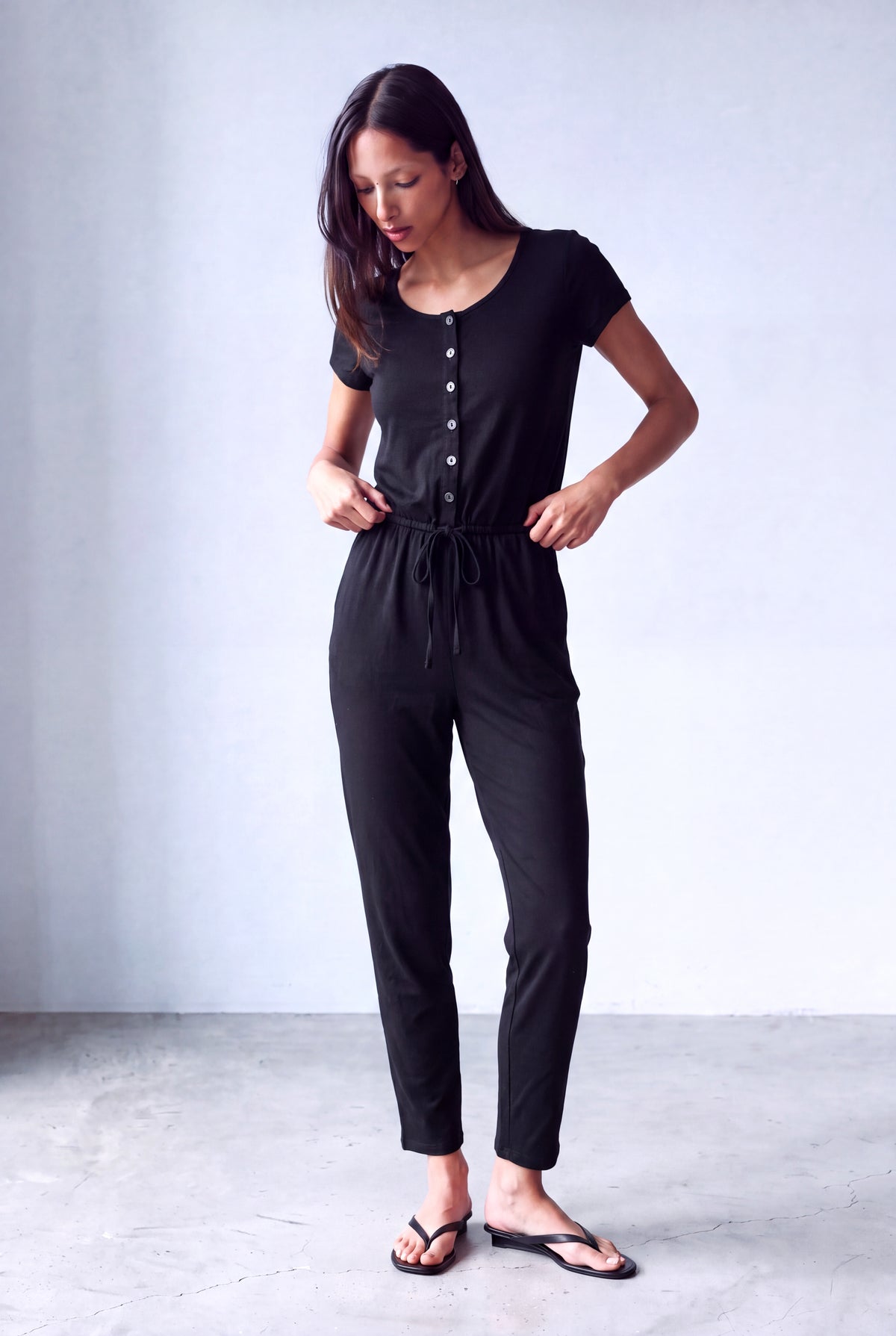 Siyah Kadın Siyah Pamuklu Bisiklet Yaka Kısa Kollu Beli Bağcıklı Düğmeli Tulum BRIGID - Jumpsuit - Westmark London EU(TR) Store Organik Pamuklu Sürdürülebilir Moda