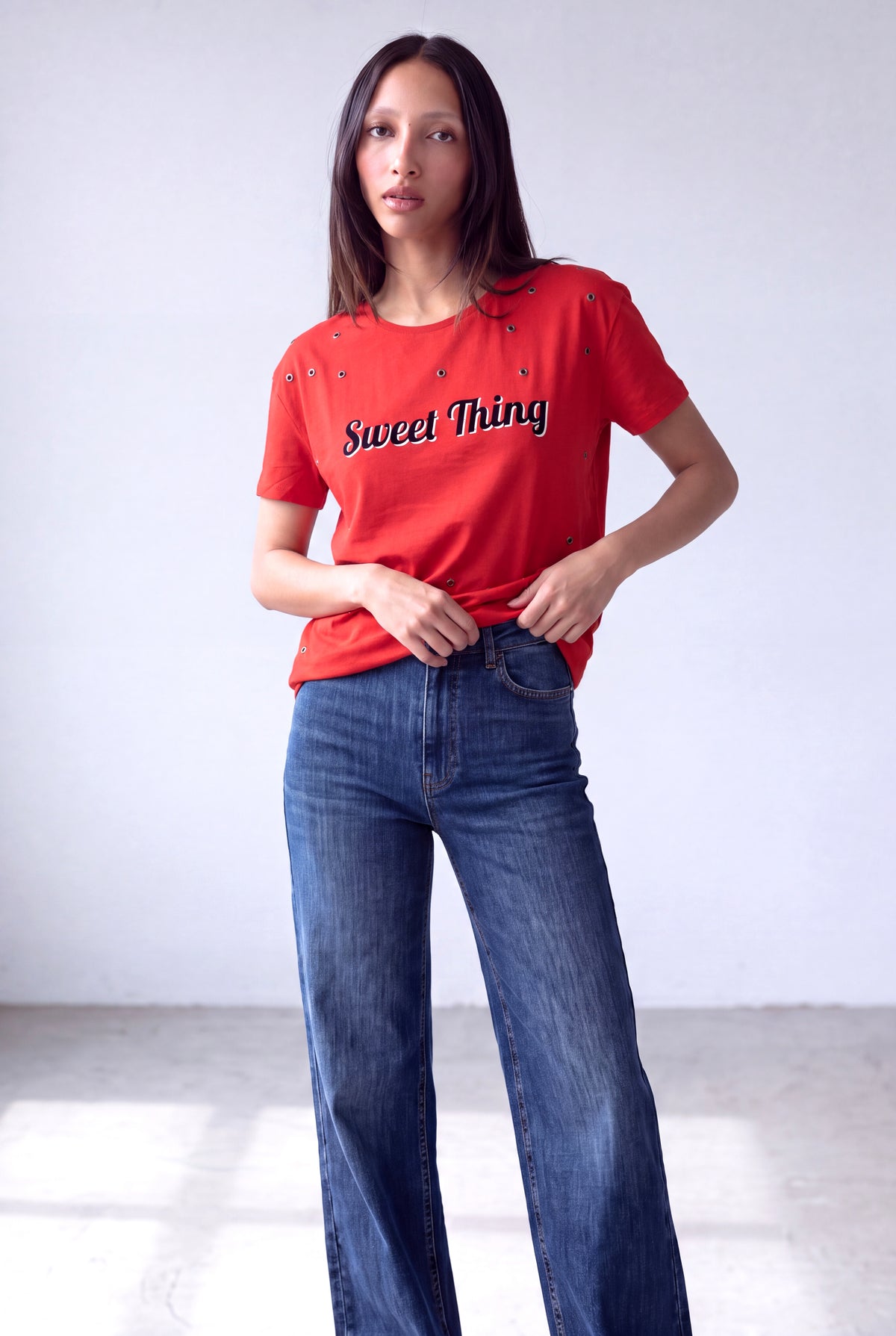 Kırmızı Kadın Kırmızı Pamuklu Bisiklet Yaka Kısa Kollu Metal Küşgözü Detaylı T-Shirt CLIONA - Top - Westmark London EU(TR) Store Organik Pamuklu Sürdürülebilir Moda