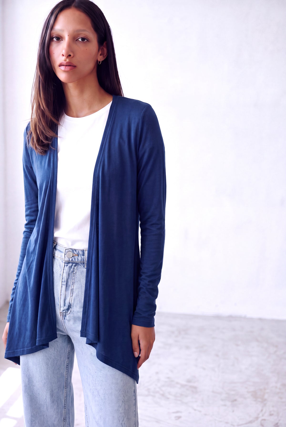 Lacivert Kadın Lacivert %100 Viskon V Yaka Uzun Kollu Omuz Dikiş Detaylı Uzun Hırka MOLLY - Cardigan - Westmark London EU(TR) Store Organik Pamuklu Sürdürülebilir Moda