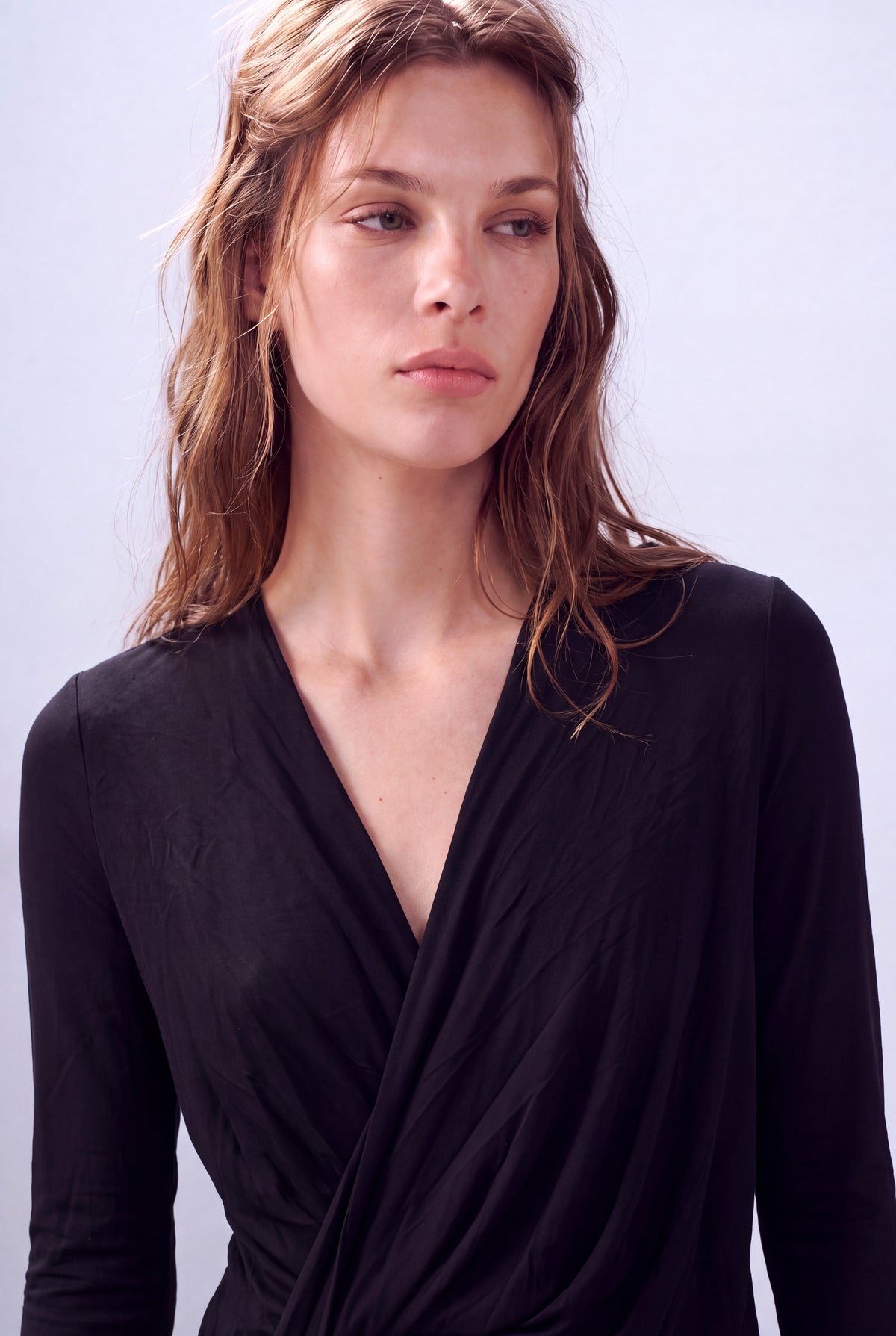Siyah Kadın Siyah Viskon Karışımlı V Yaka Uzun Kollu Asimetrik Kesim Önü Dökümlü Şal Yaka Arka Uzun Tunik DEMI - Dress - Westmark London EU(TR) Store Organik Pamuklu Sürdürülebilir Moda