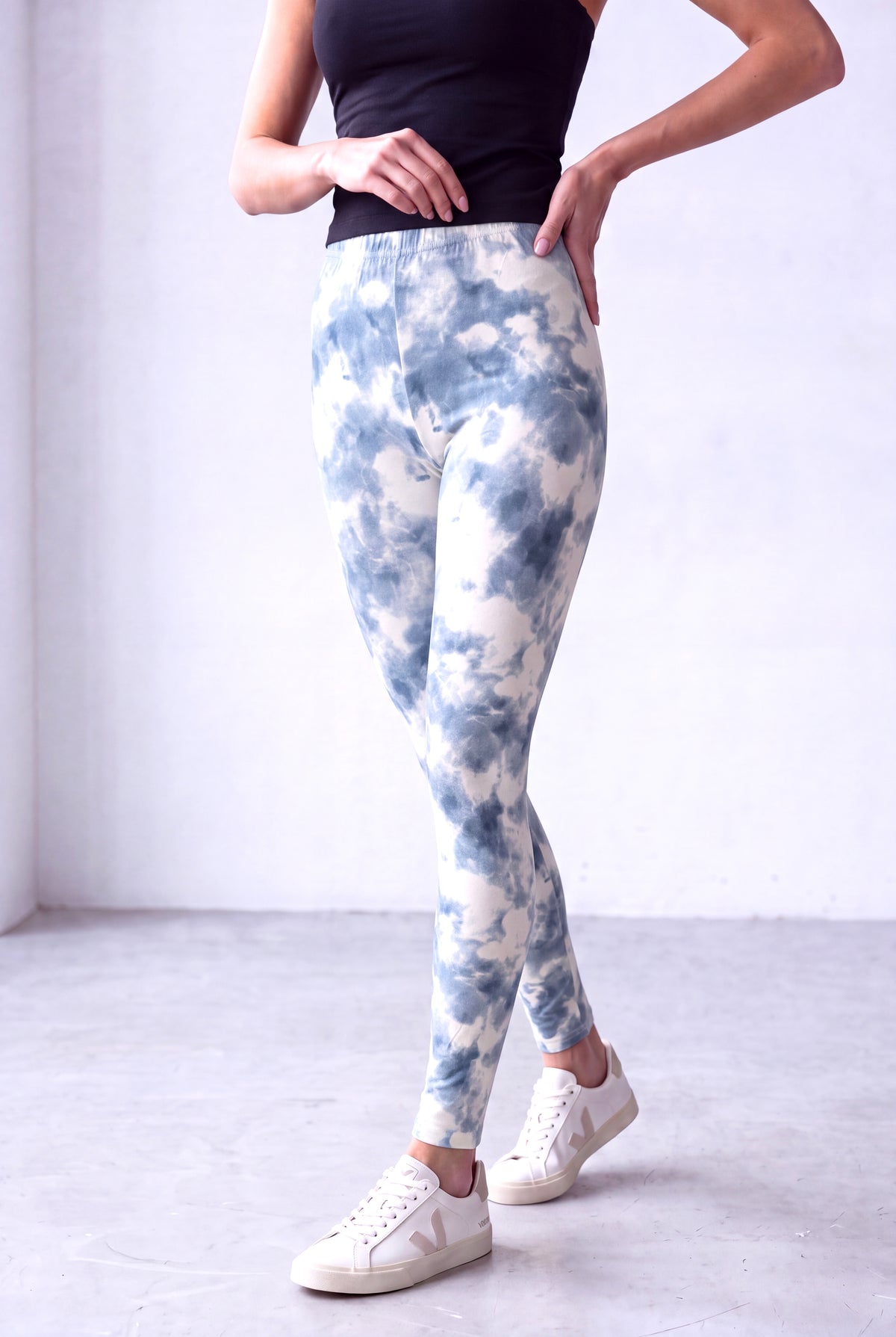 Mavi / Beyaz Kadın Mavi / Beyaz Pamuklu Yüksek Bel Batik Desenli Tayt MAYA - Leggings - Westmark London EU(TR) Store Organik Pamuklu Sürdürülebilir Moda