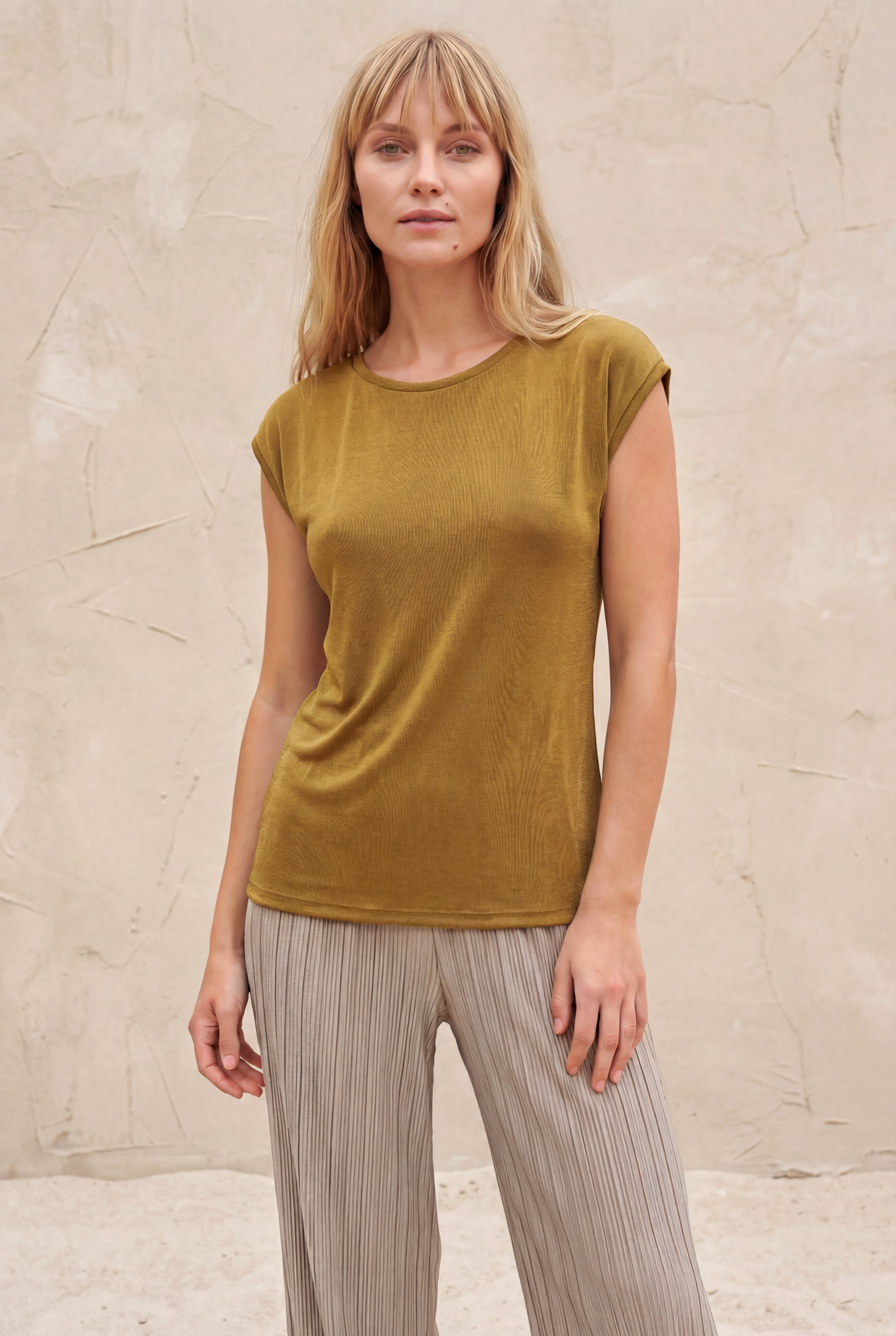 Sütlü Kahve Bisiklet Yaka Pamuklu Kadın Kısa Kollu T-Shirt BETTY O-NECK TOP - T-Shirt - Westmark London EU(TR) Store Organik Pamuklu Sürdürülebilir Moda