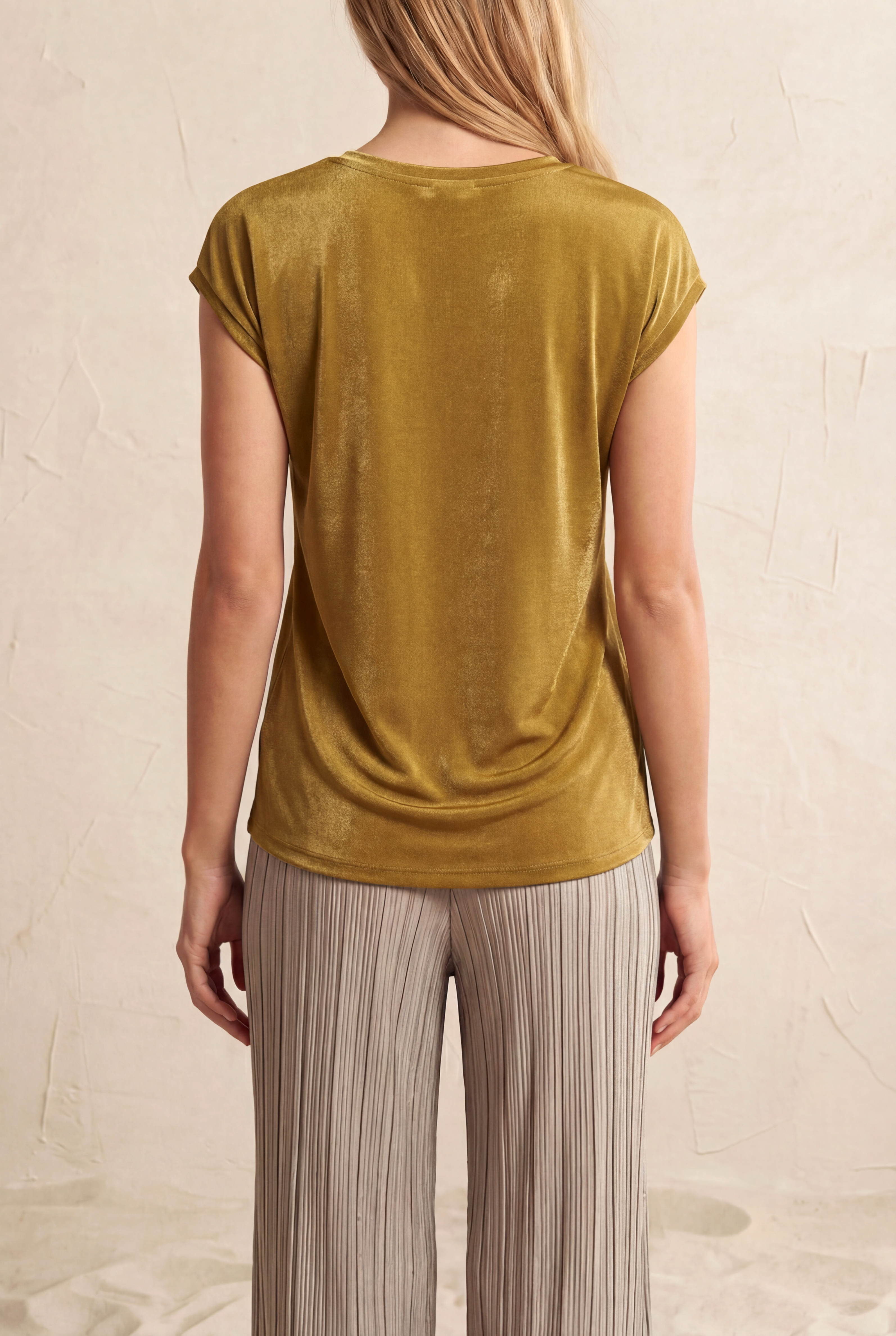 Sütlü Kahve Bisiklet Yaka Pamuklu Kadın Kısa Kollu T-Shirt BETTY O-NECK TOP - T-Shirt - Westmark London EU(TR) Store Organik Pamuklu Sürdürülebilir Moda